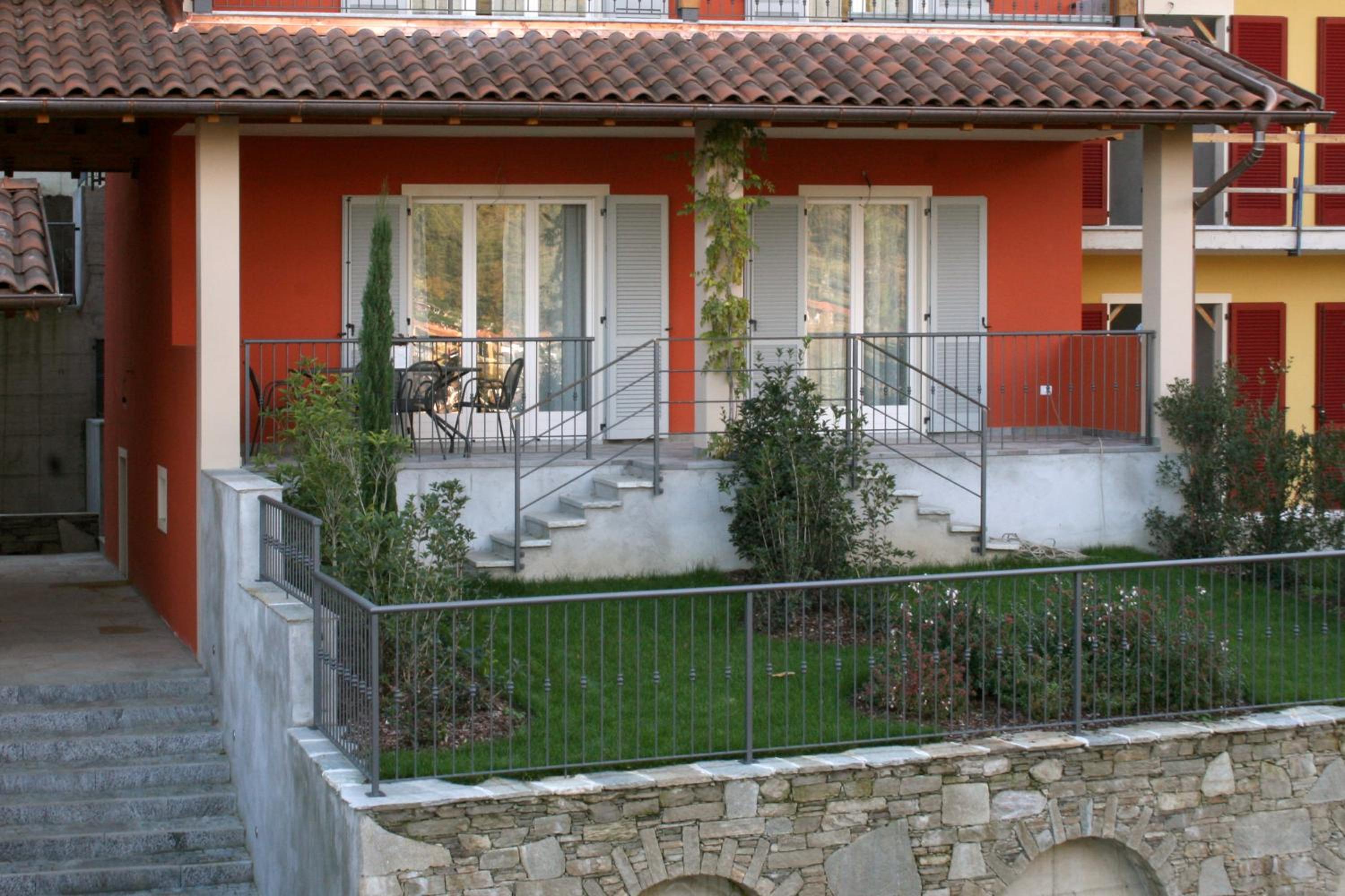 One-Bedroom Apartment with Lake View Terrace and Private Garden