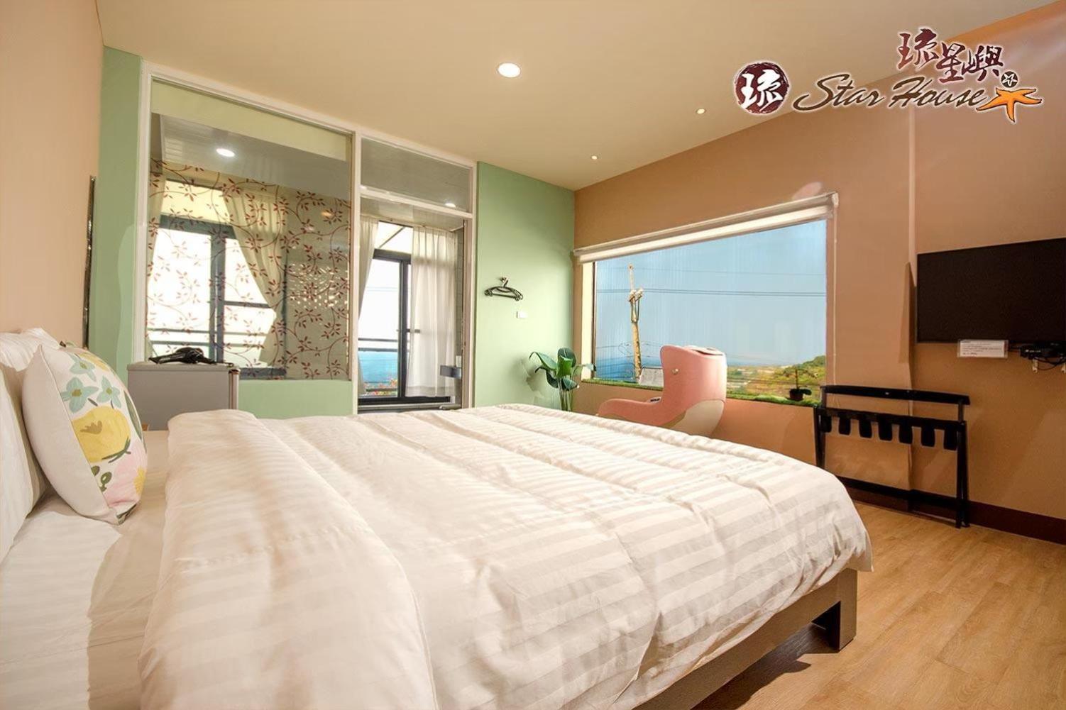 Deluxe Double Room with Balcony and Sea View photo 3