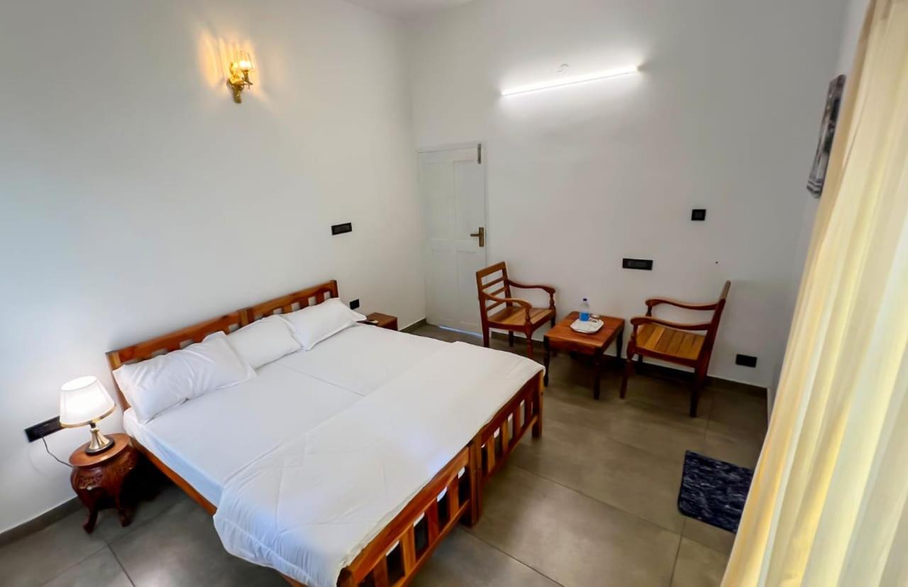 Deluxe Double or Twin Room with Balcony