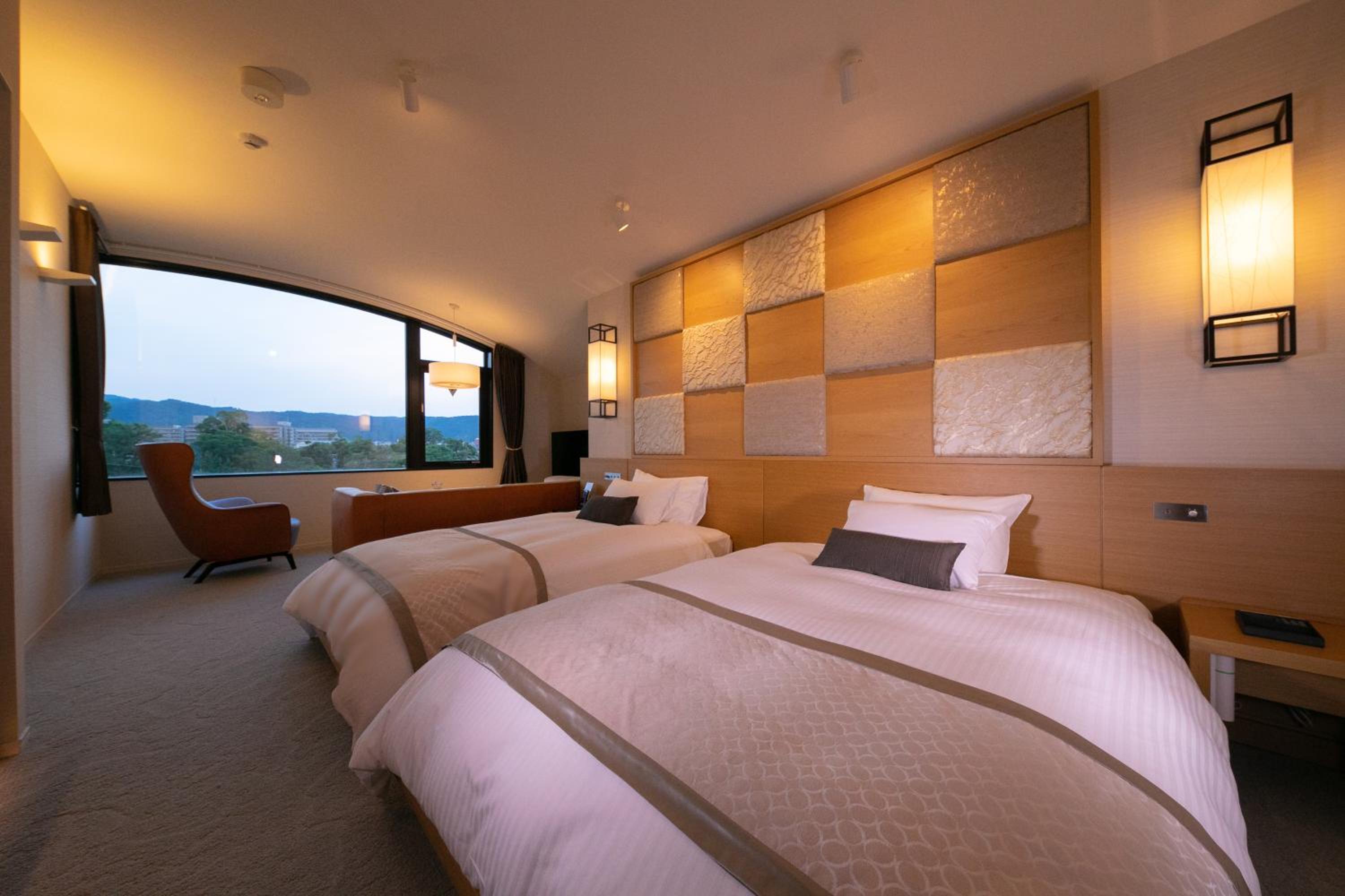 Deluxe Twin Room B