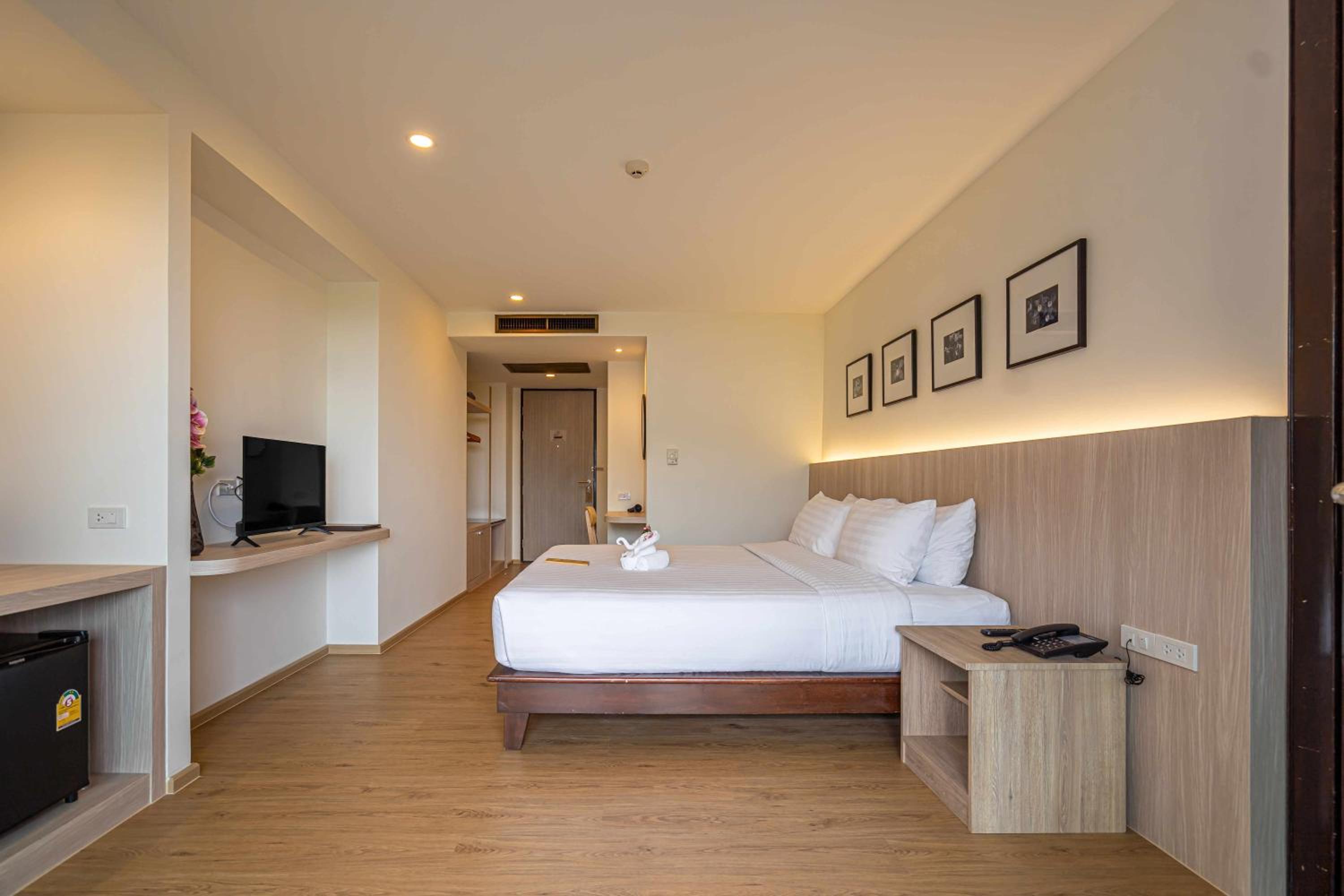 Superior Double or Twin Room - Photo 8