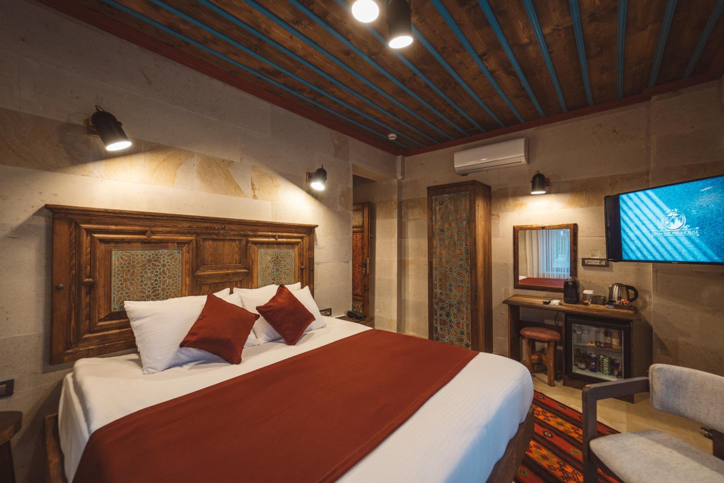 Deluxe Room - Photo 3