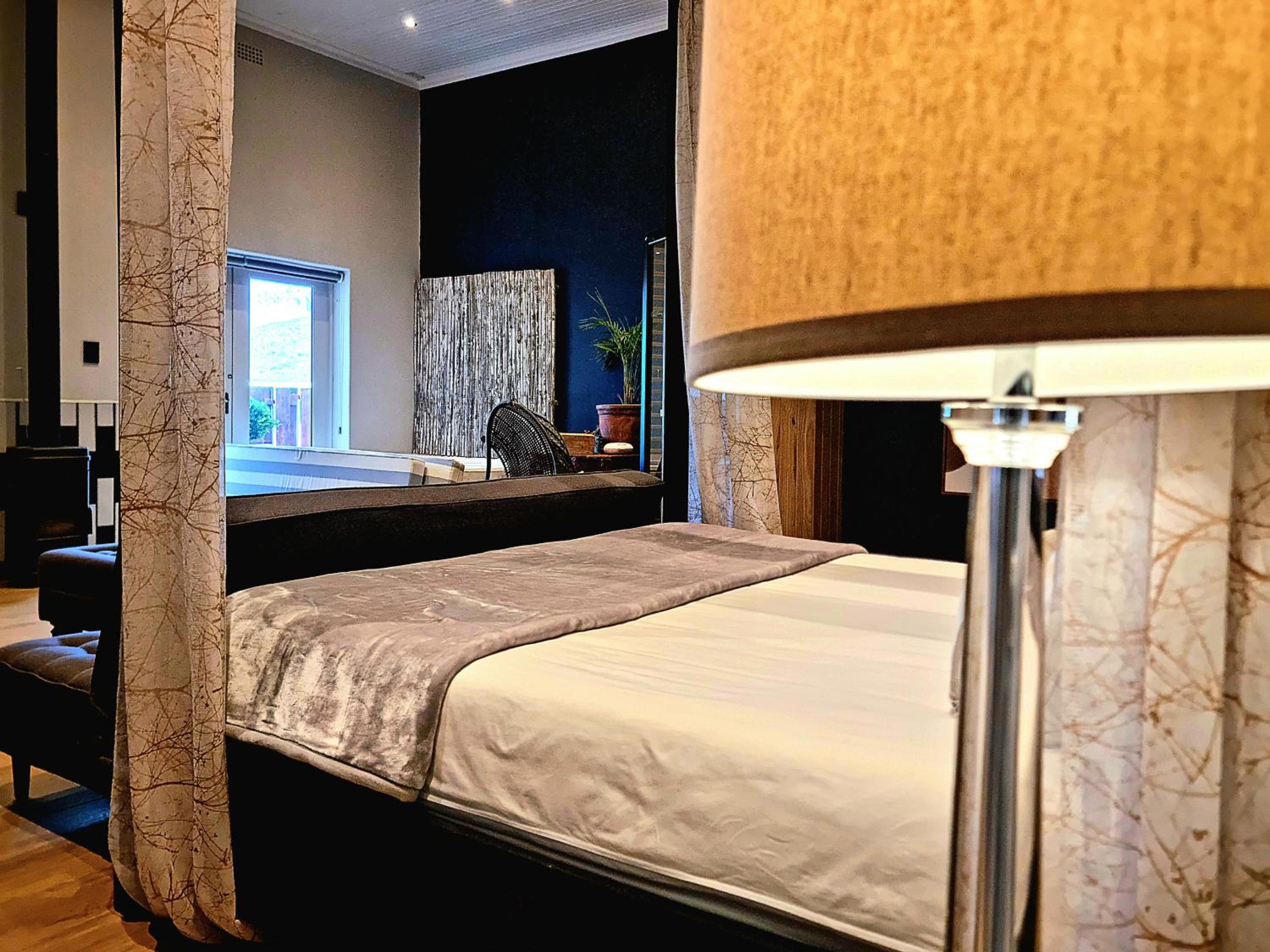 Deluxe Suite with Spa Bath photo 3