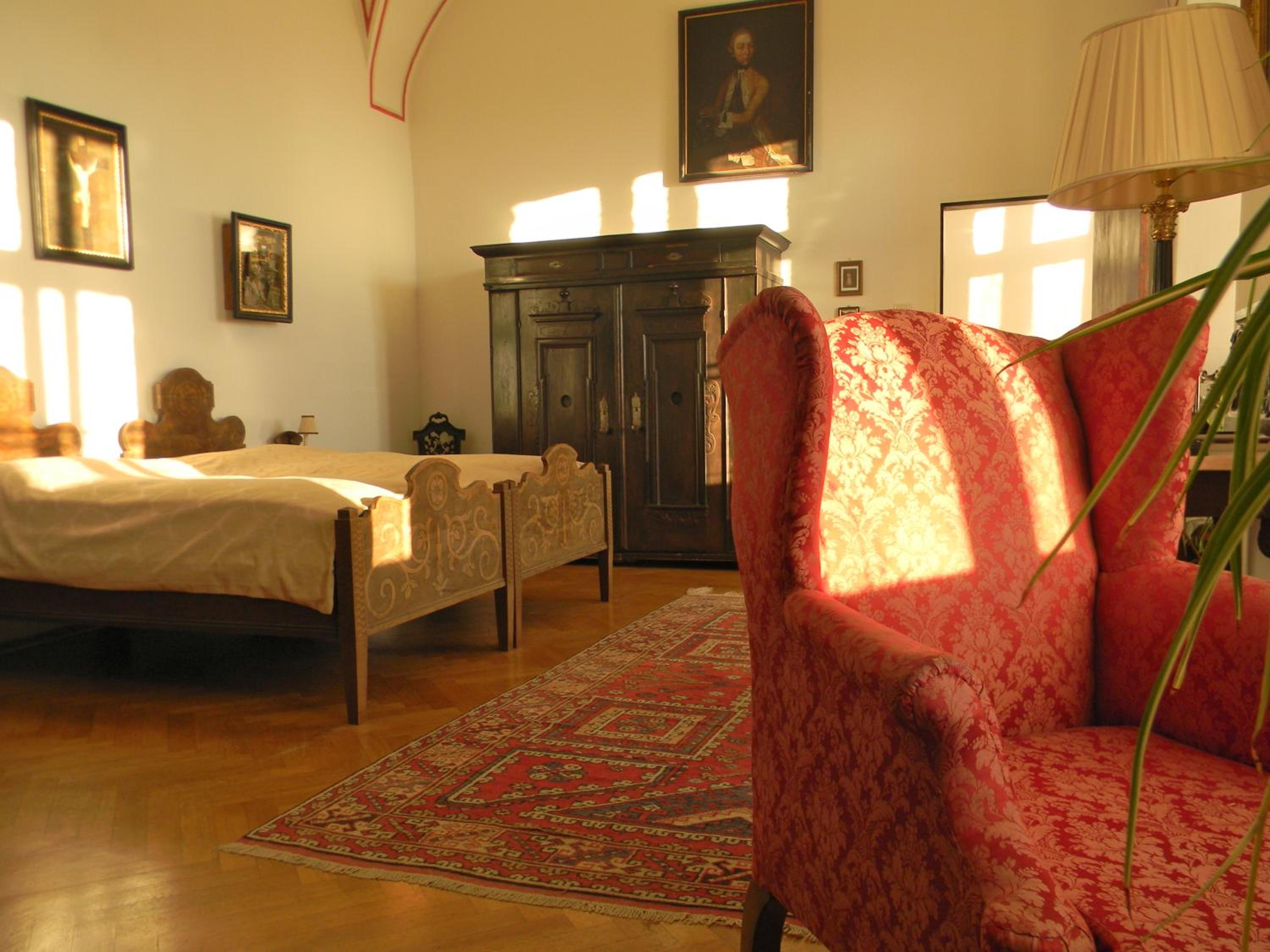Large Double Room photo 1