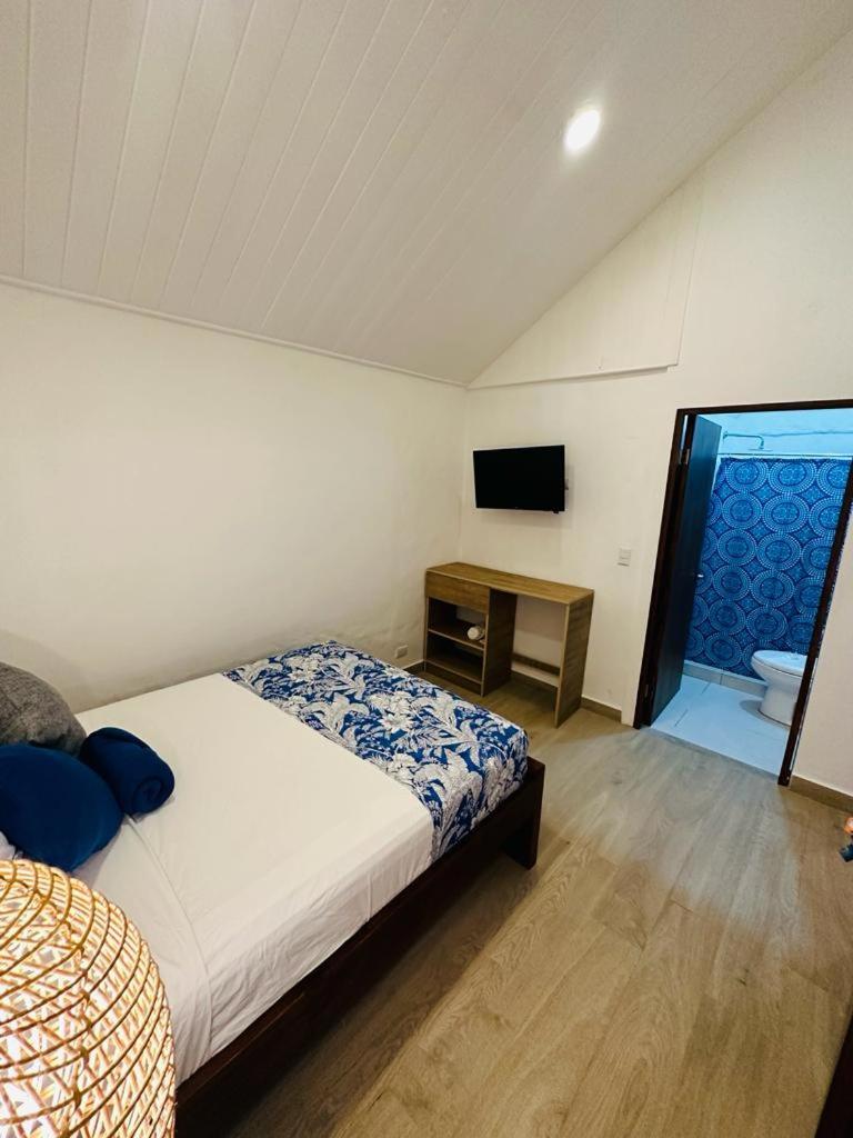 Double Room - Photo 19