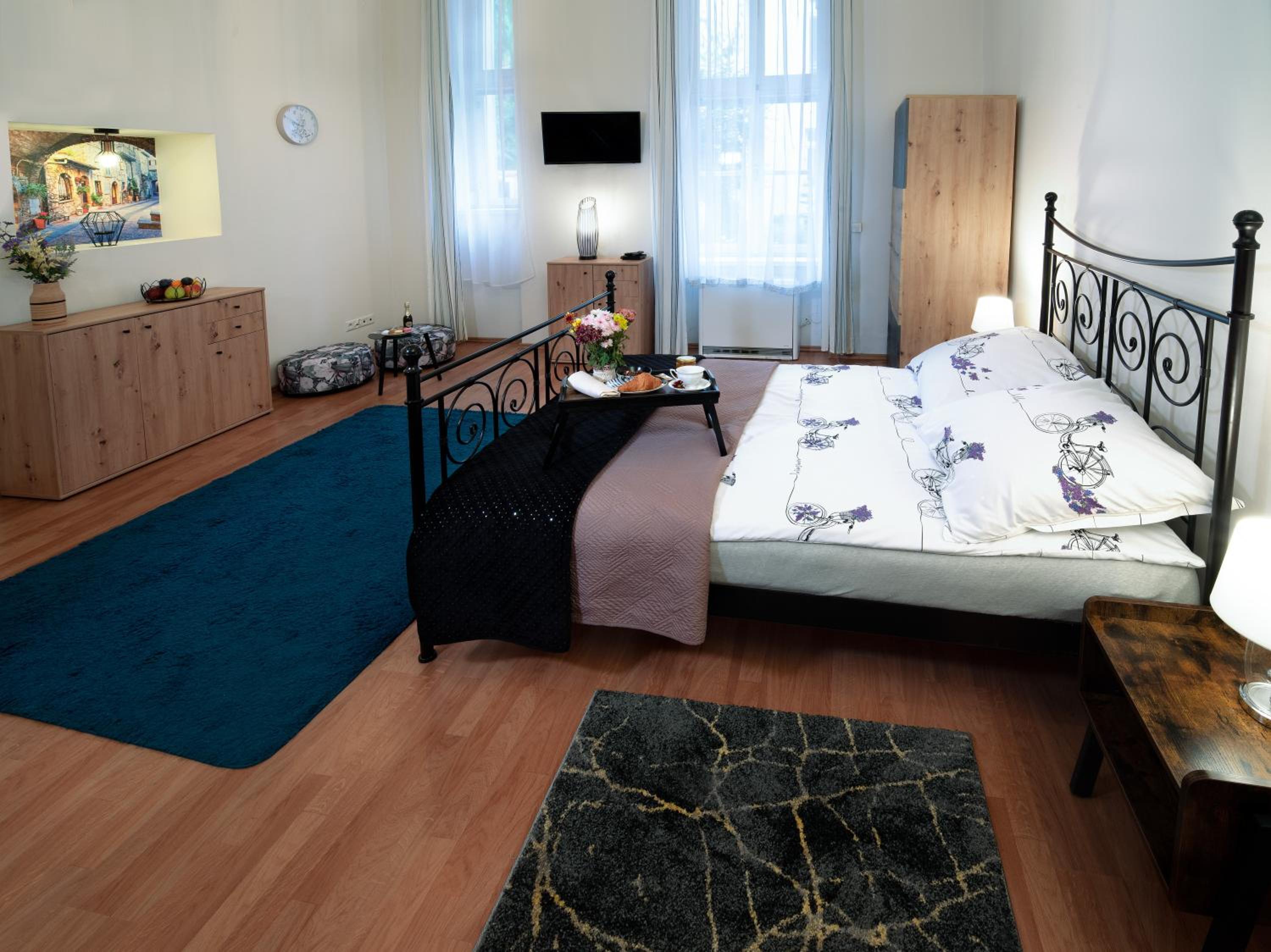 One-Bedroom Apartment - Photo 10