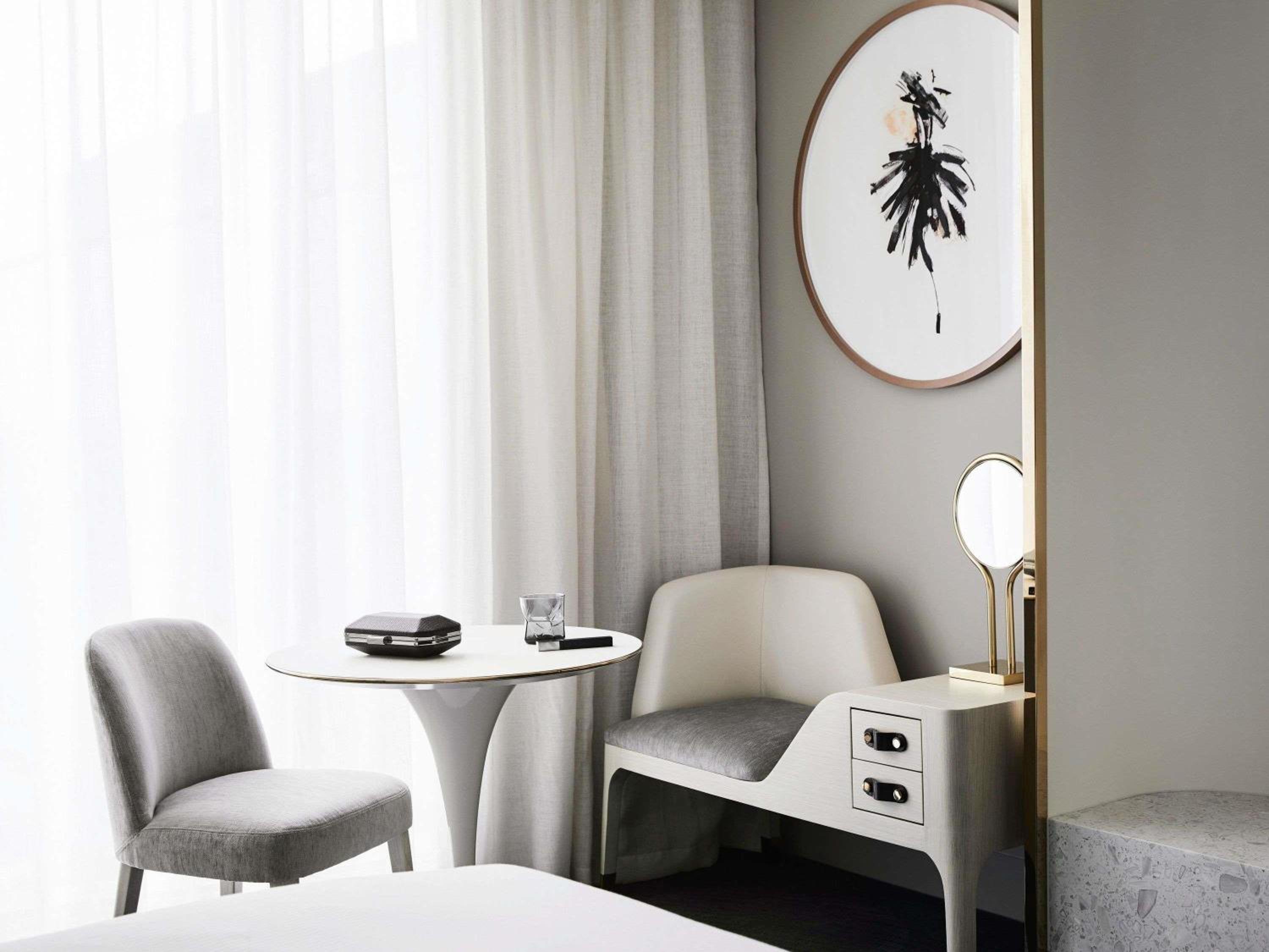 Classic King Room - Accessible photo 3