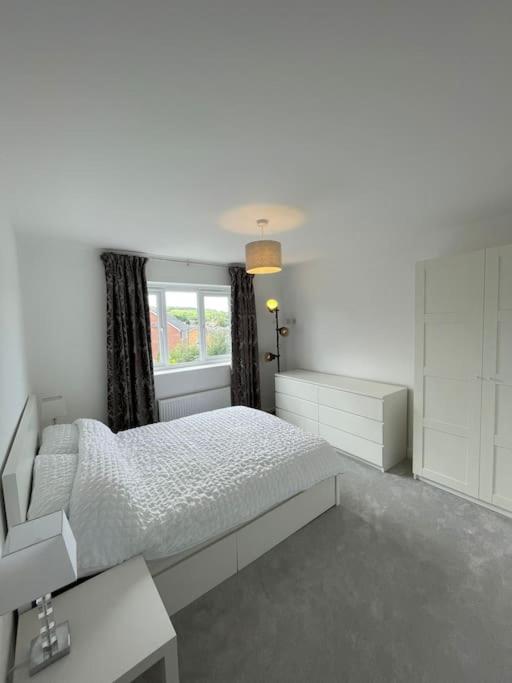Three-Bedroom House photo 1