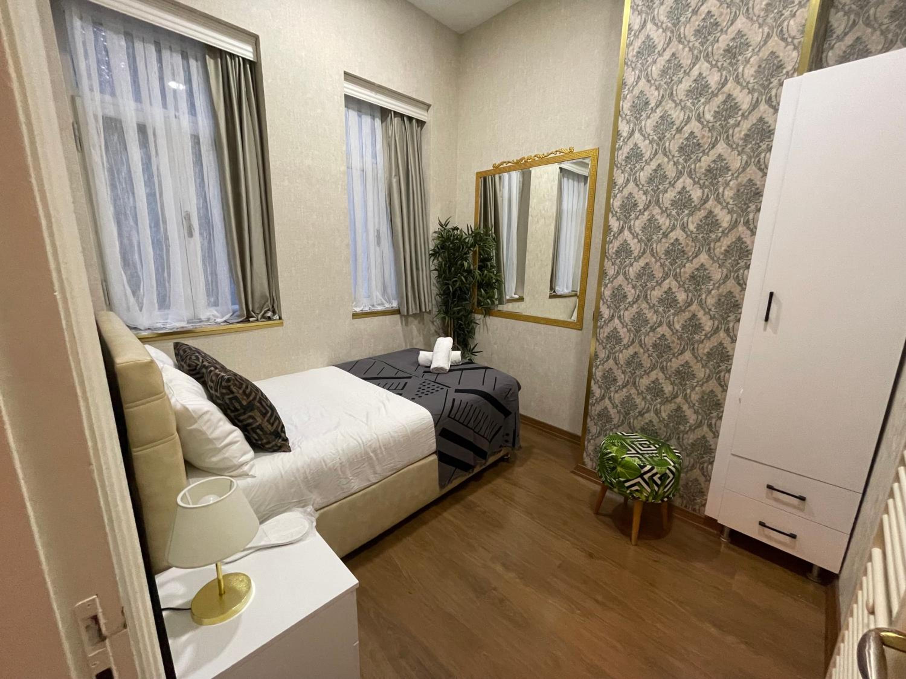 Deluxe Family Room photo 3