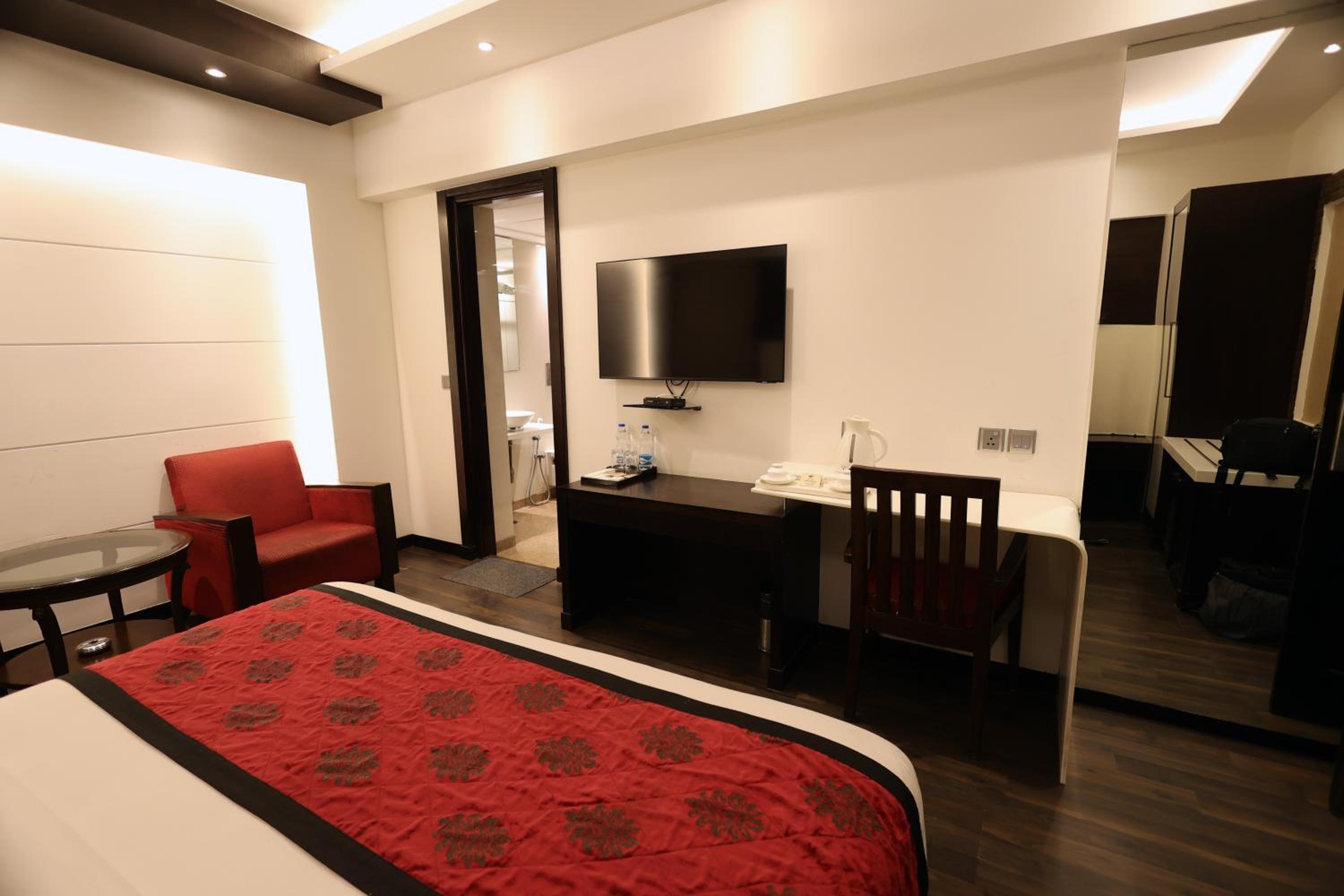 Studio Room with Air-Purifier Facility & Free Pick-up photo 3