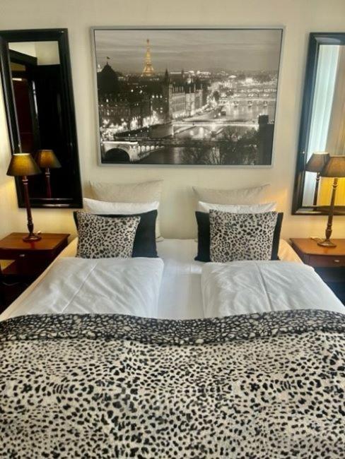 Superior Double Room with Private Bathroom