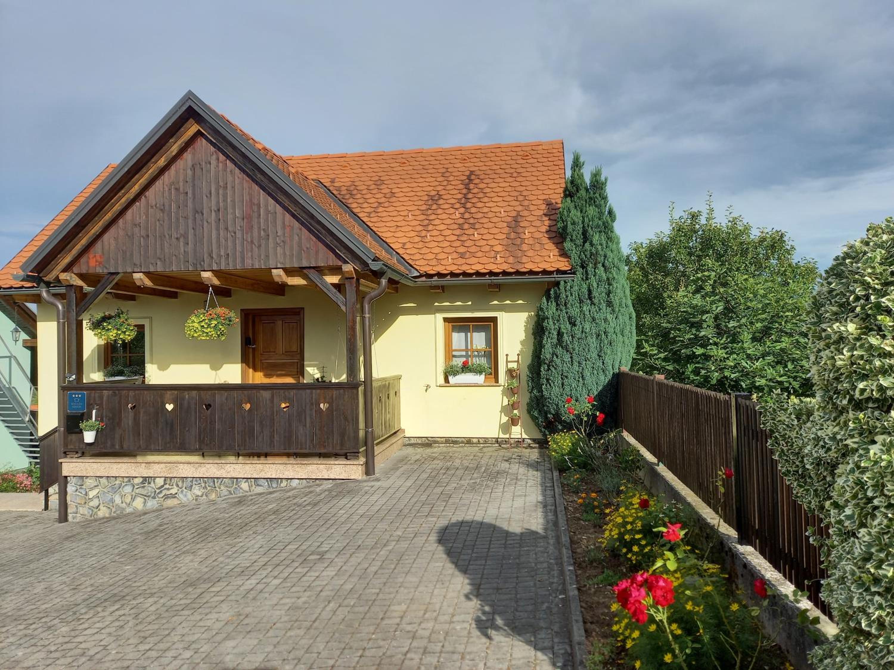 Two-Bedroom House - Photo 3