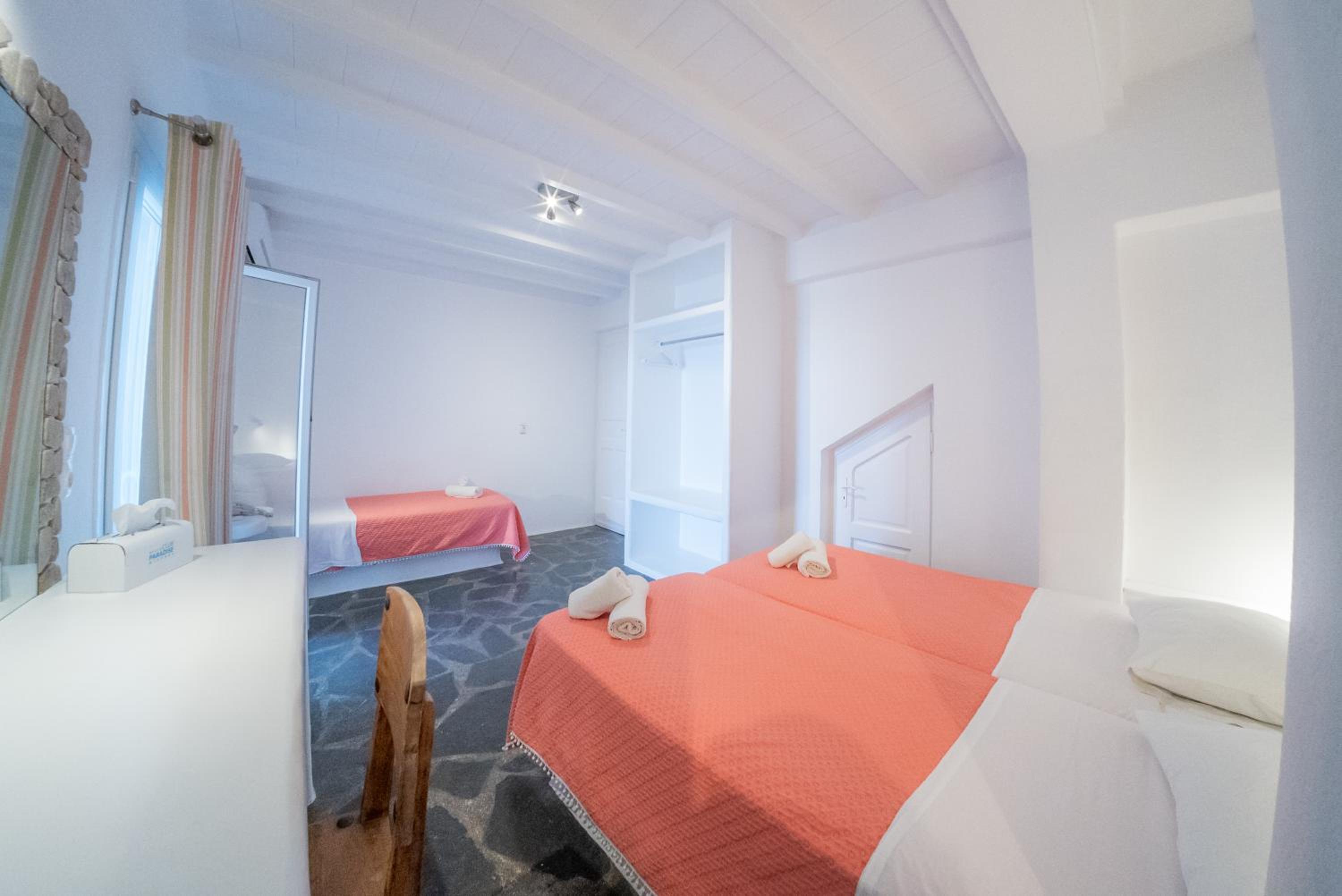 Apartment (5 Adults) - Photo 3