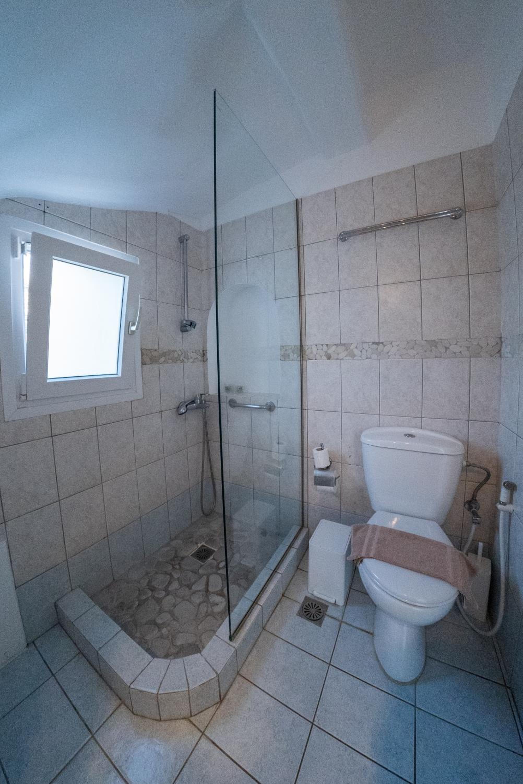 Superior Triple Room - Photo 10