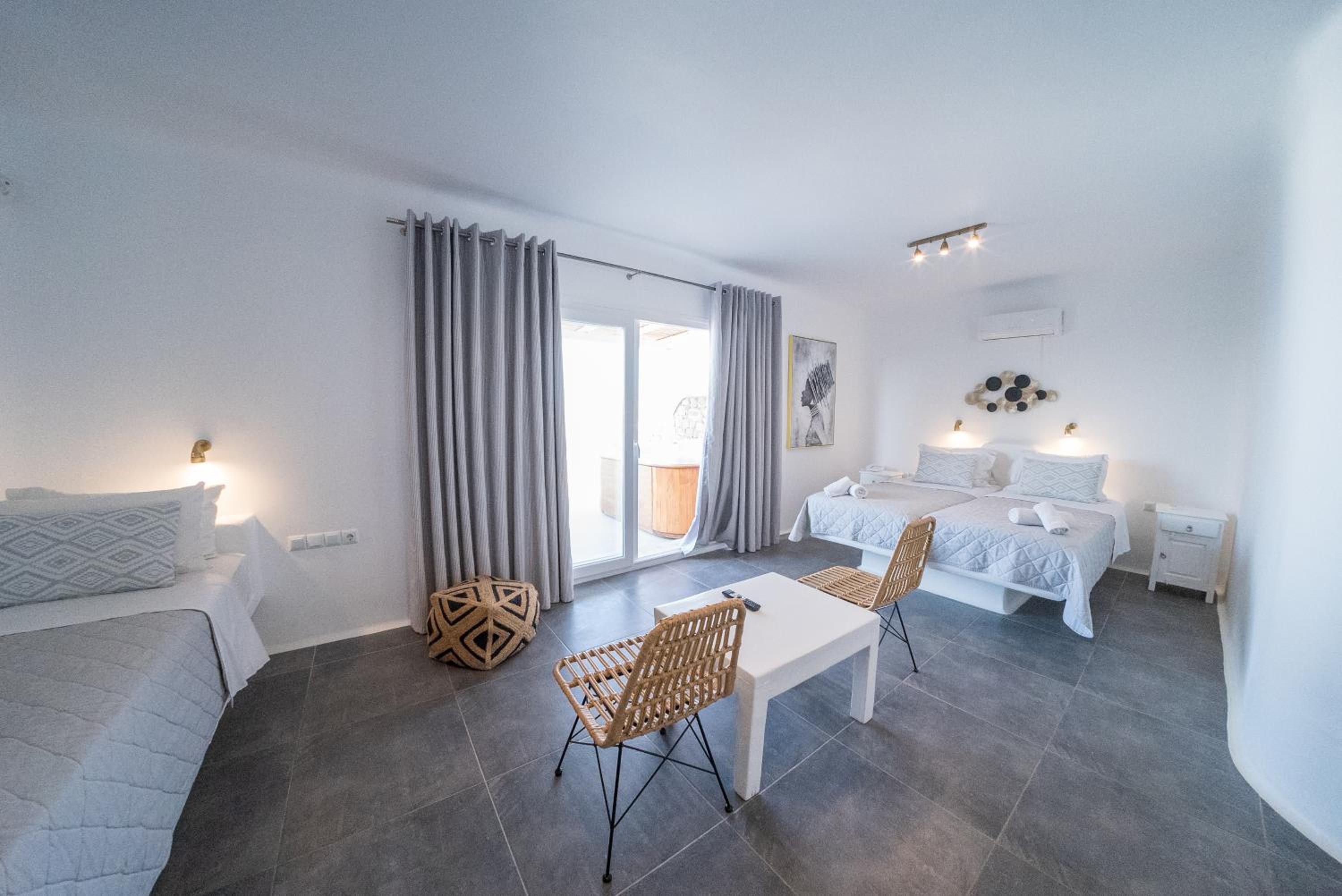 Deluxe Triple Room with cold water jacuzzi - Photo 3
