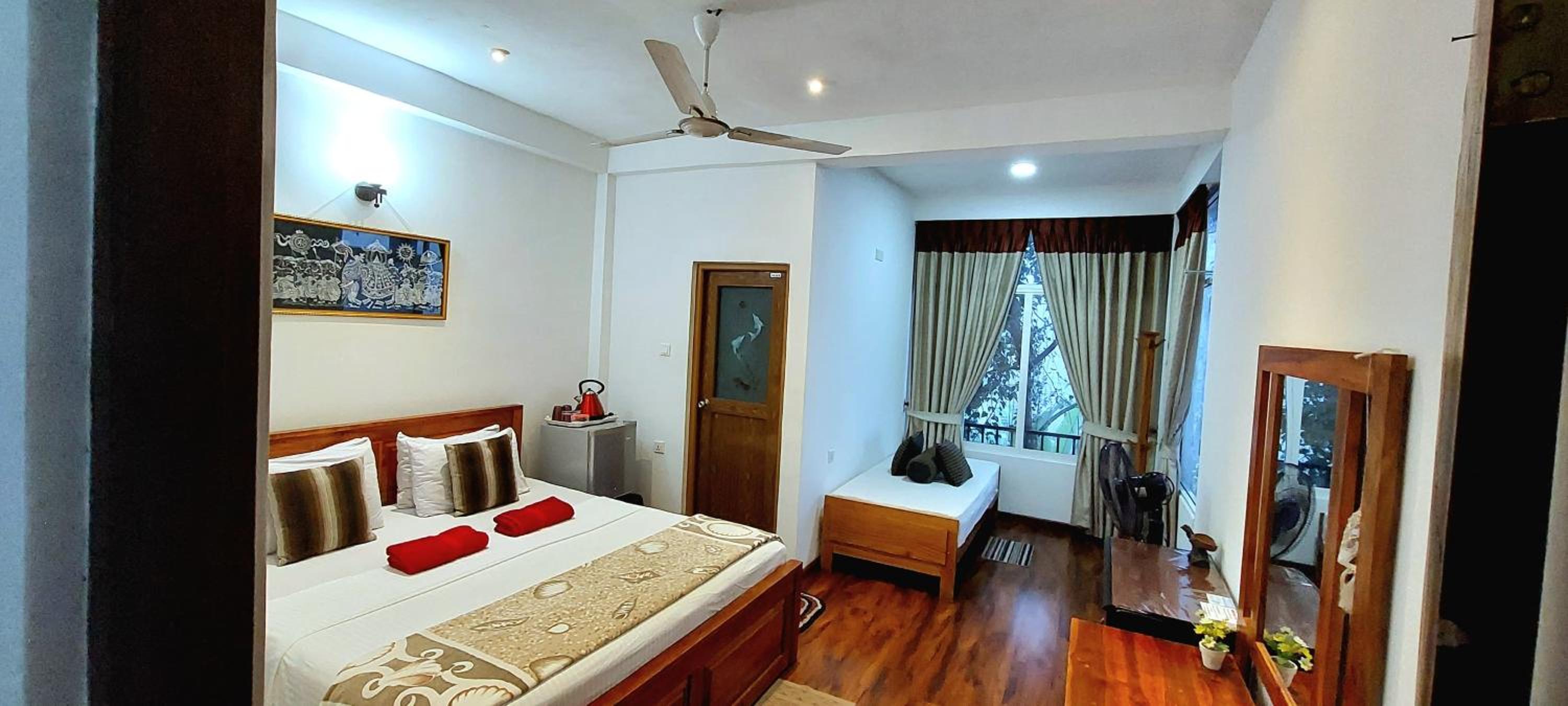 Deluxe Double Room with Extra Bed photo 3