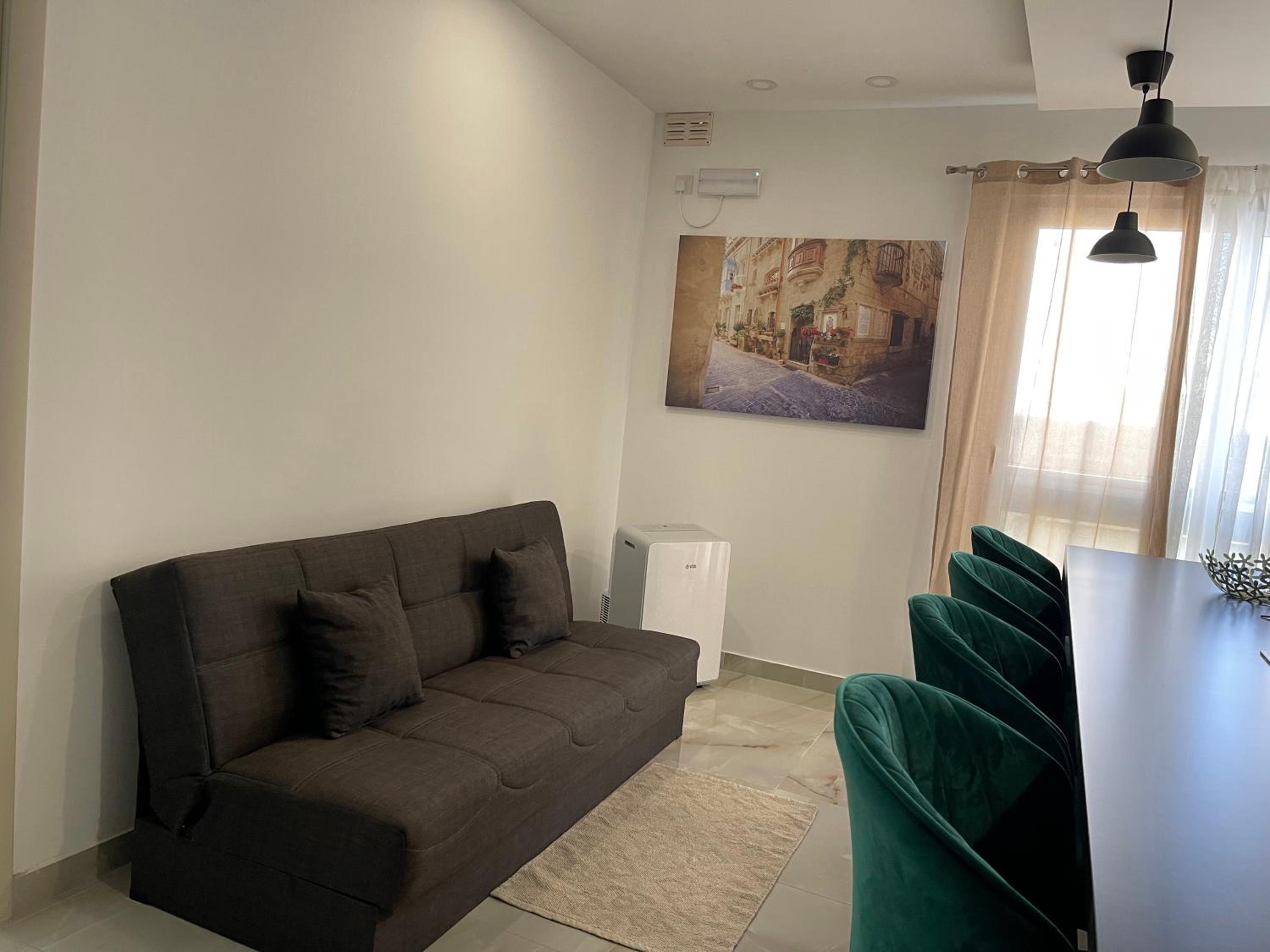 One-Bedroom Apartment photo 3