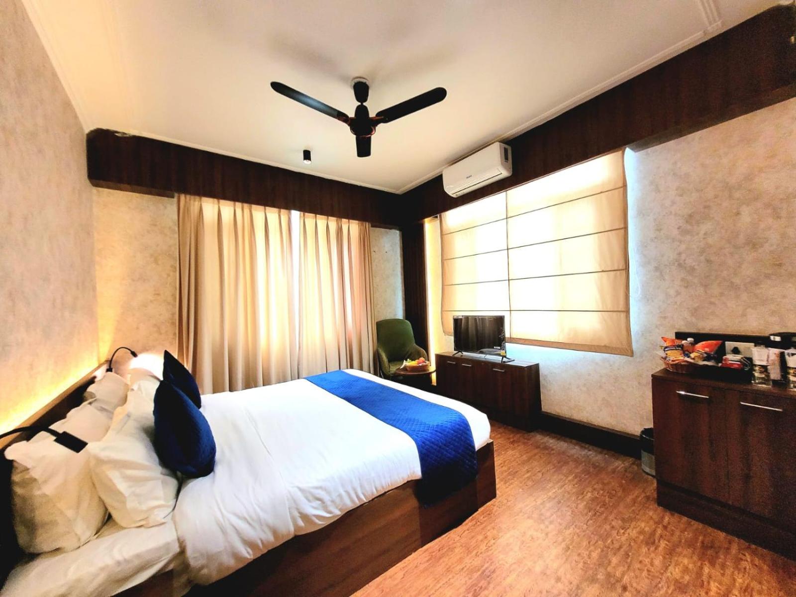 Deluxe Room - Photo 28