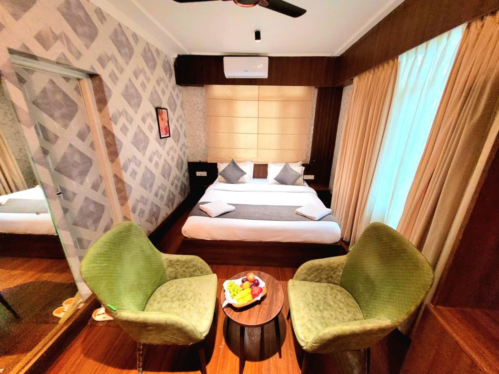 Deluxe Room - Photo 27