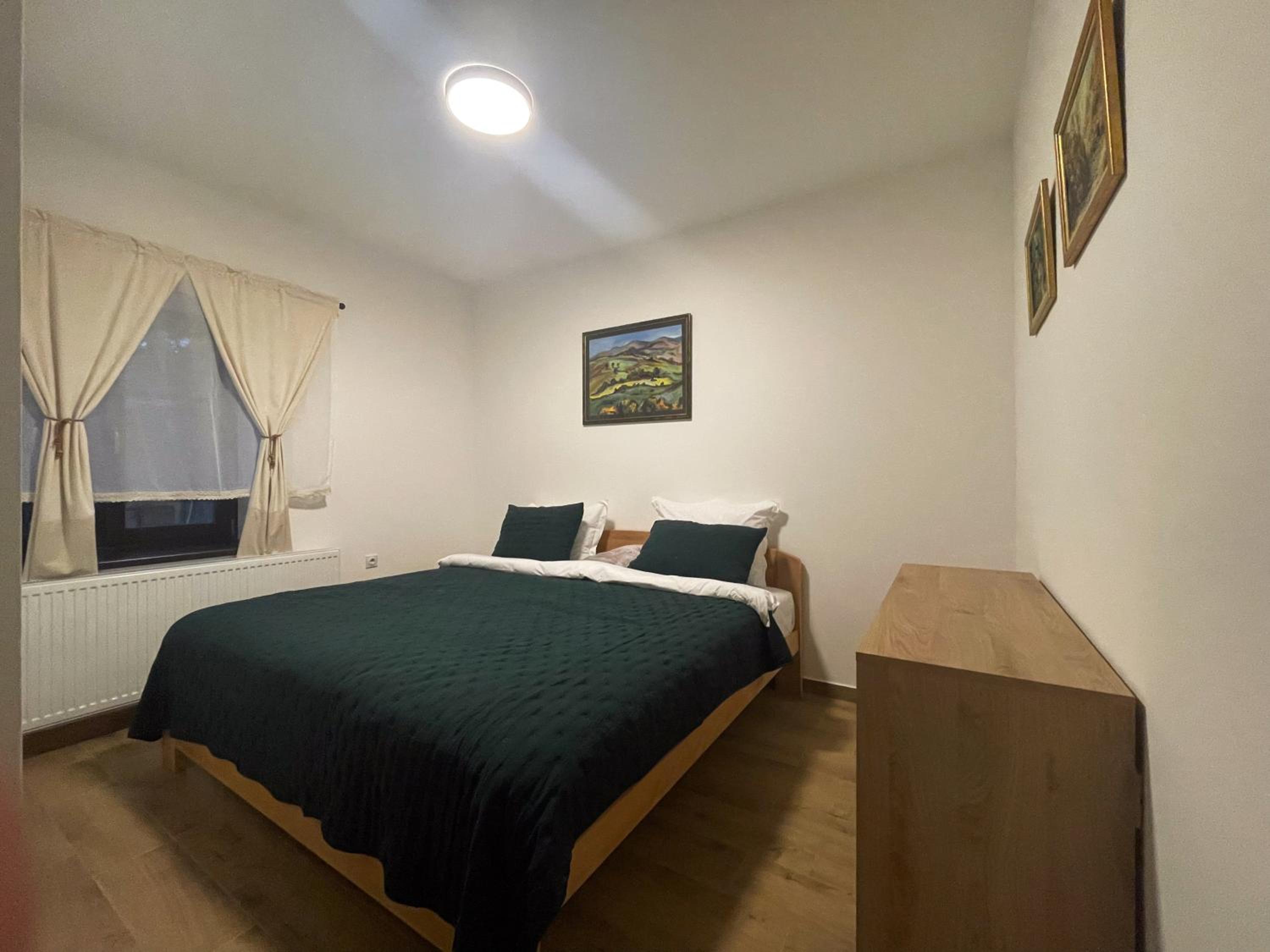 One-Bedroom Apartment photo 1