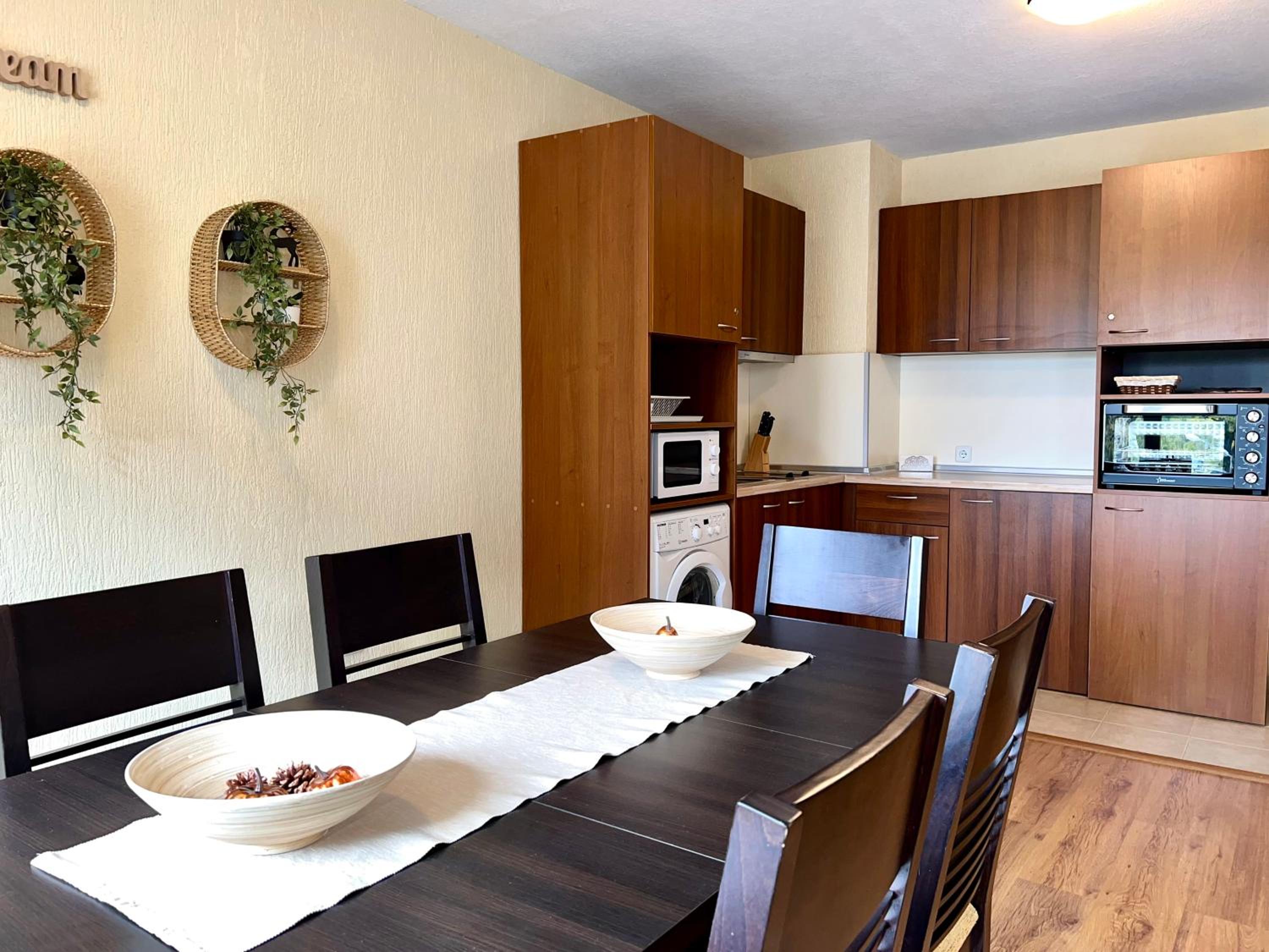 One-Bedroom Apartment photo 2