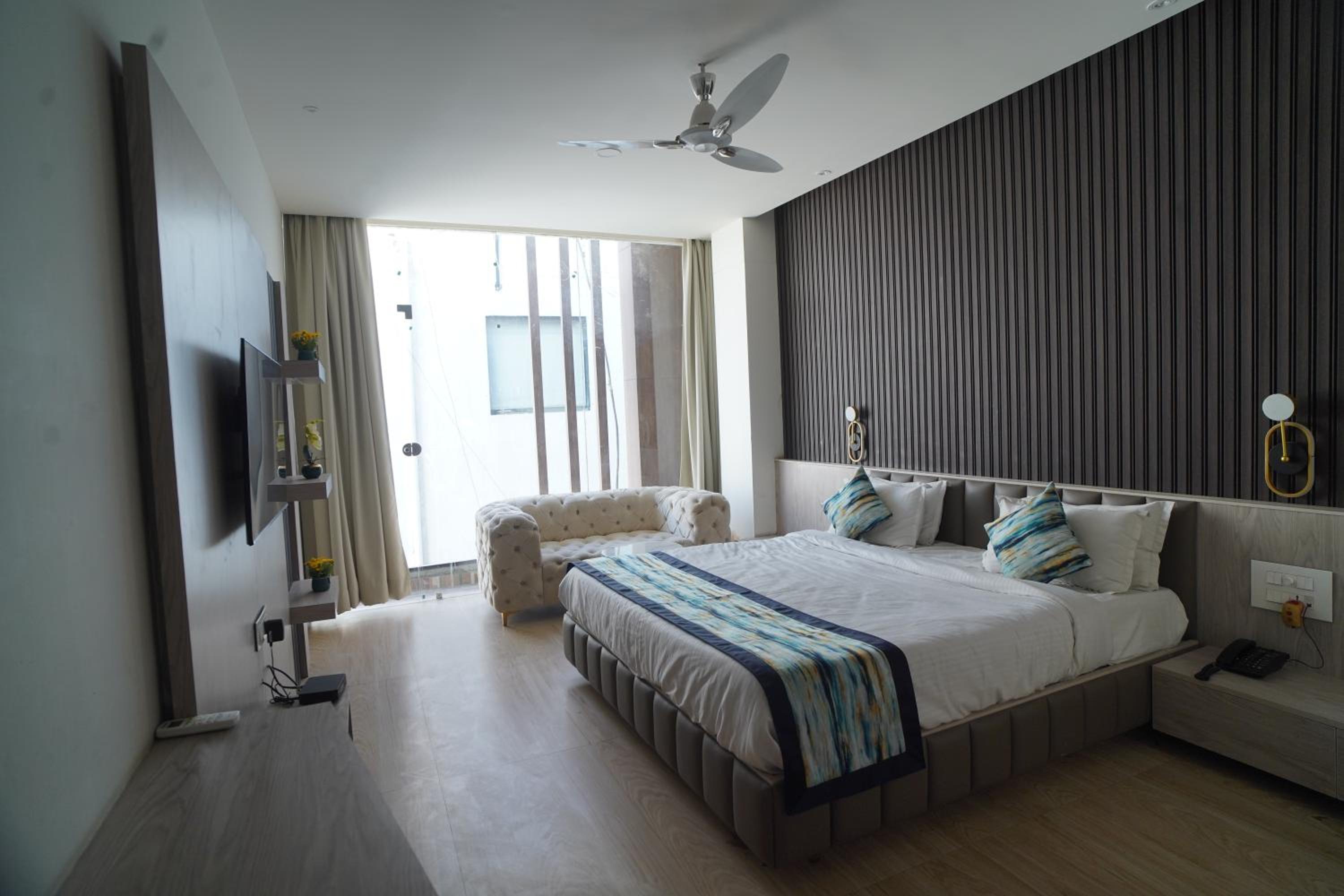 Superior King Room photo 1