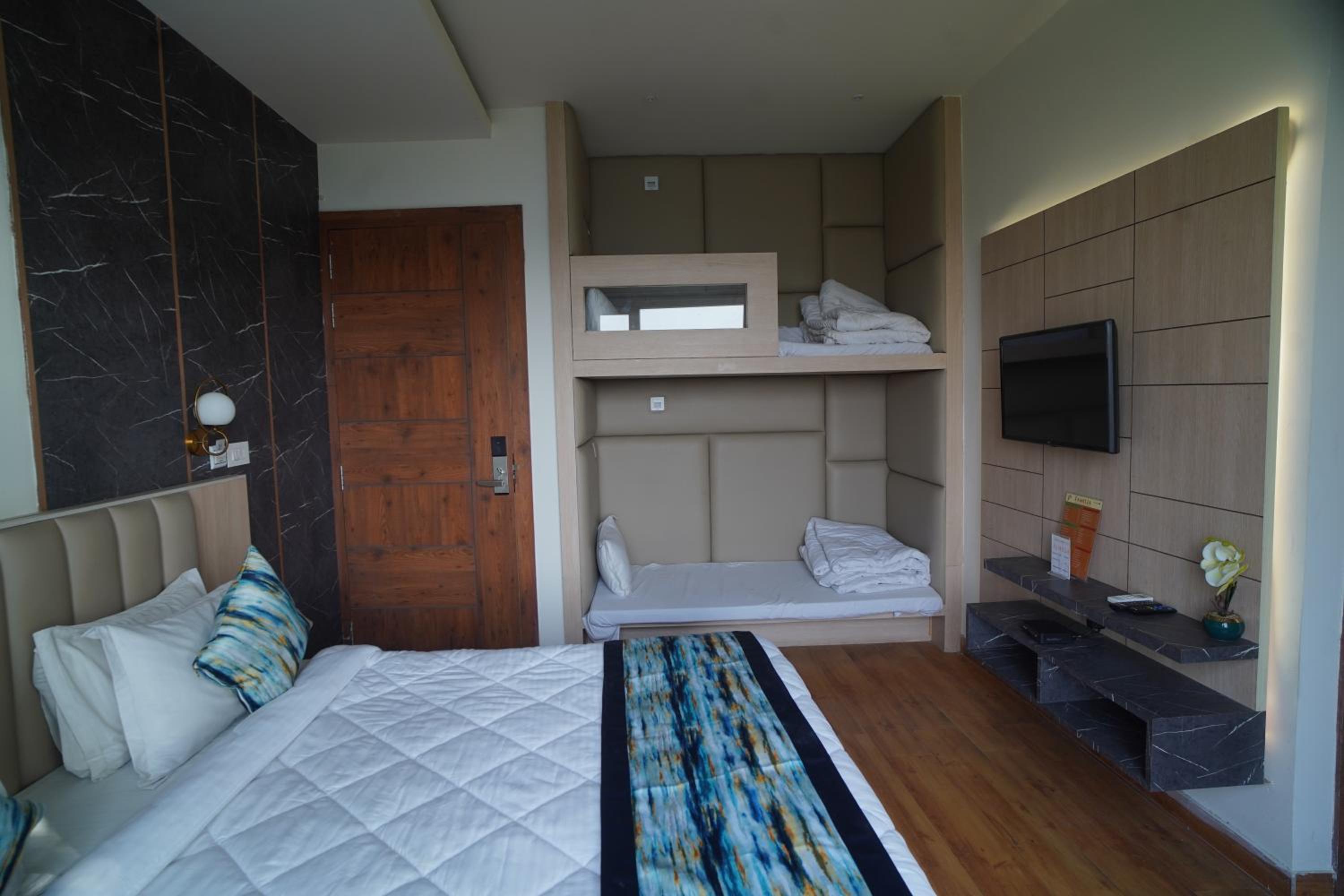 Family Room photo 2