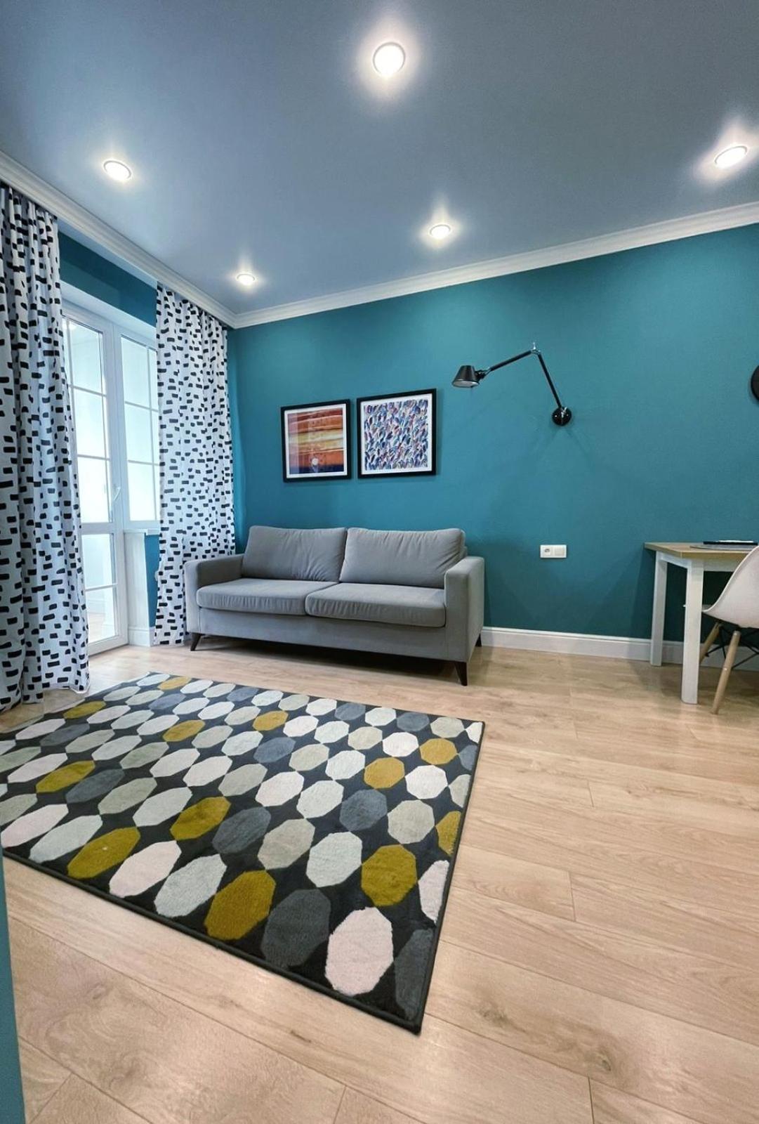 One-Bedroom Apartment photo 1