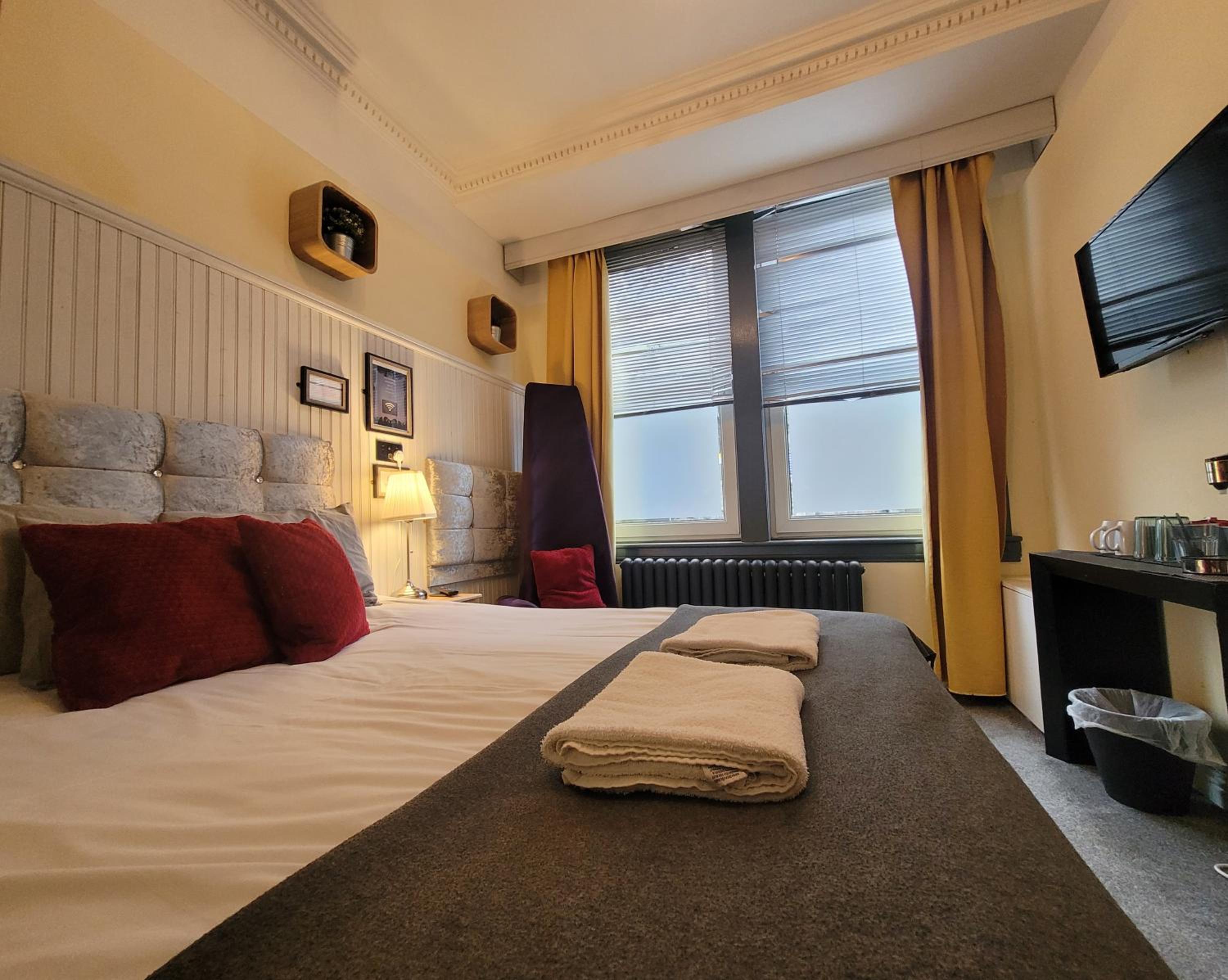 Deluxe Double Room with Shower