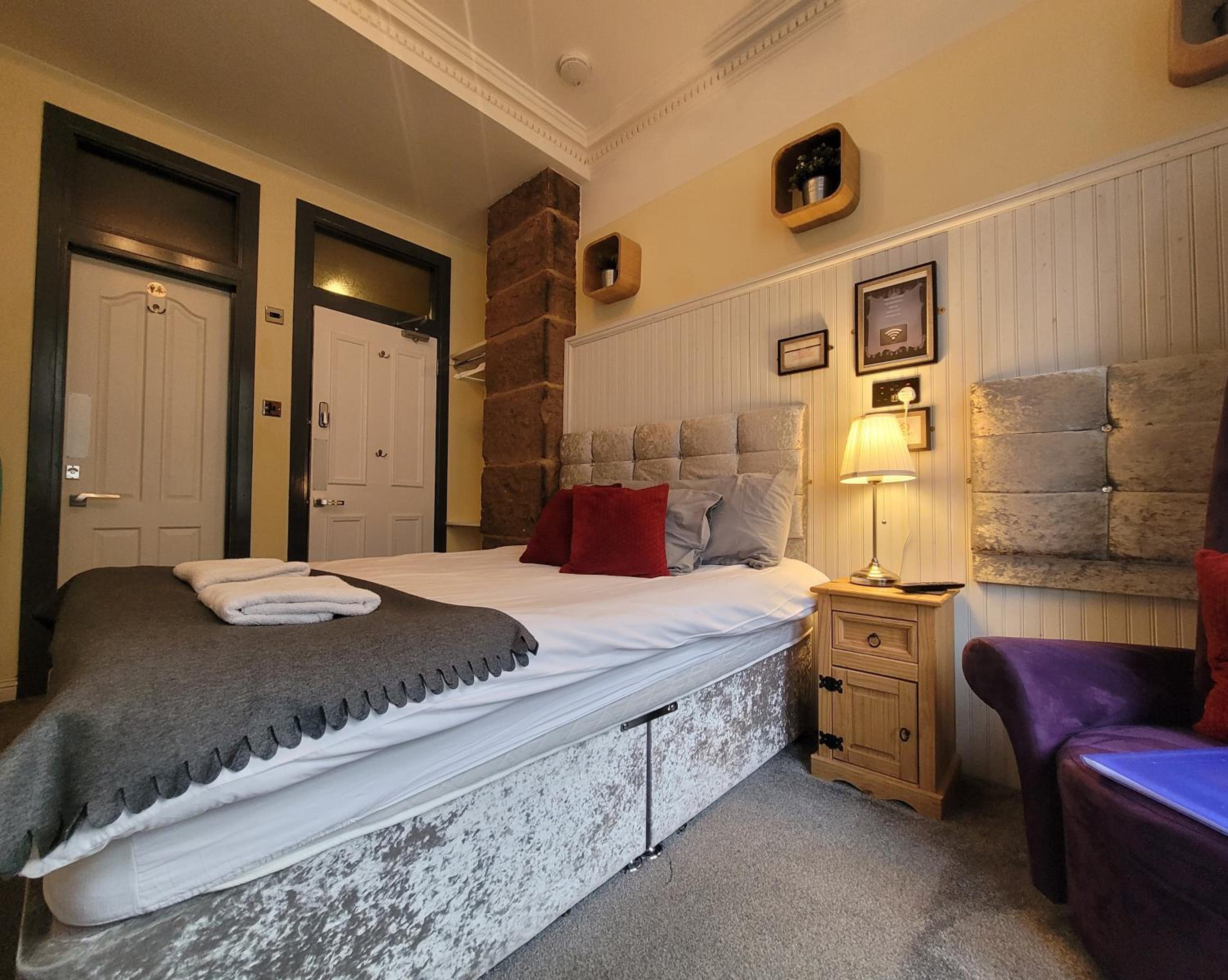 Deluxe Double Room with Shower