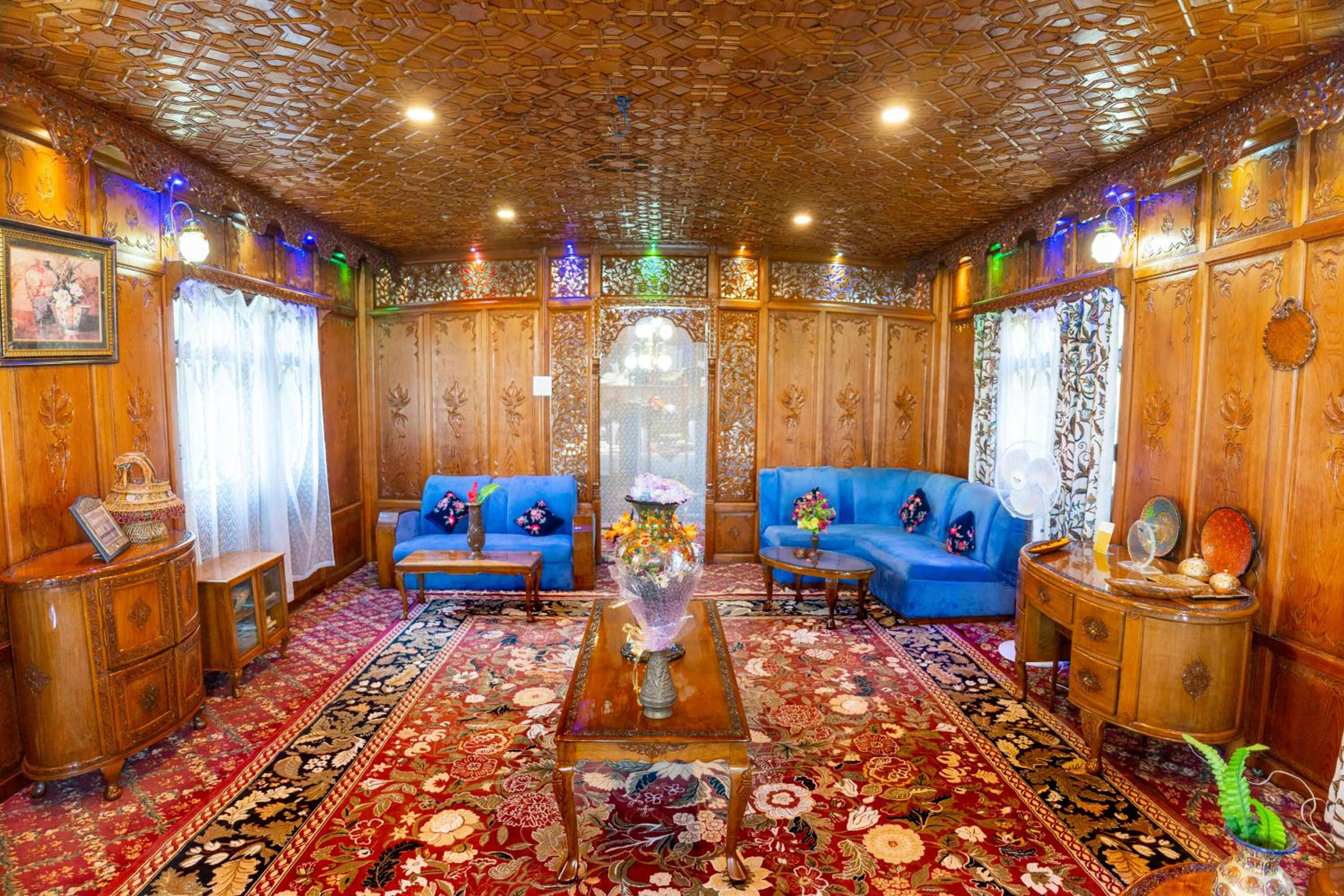 Standard King Room - Photo 39