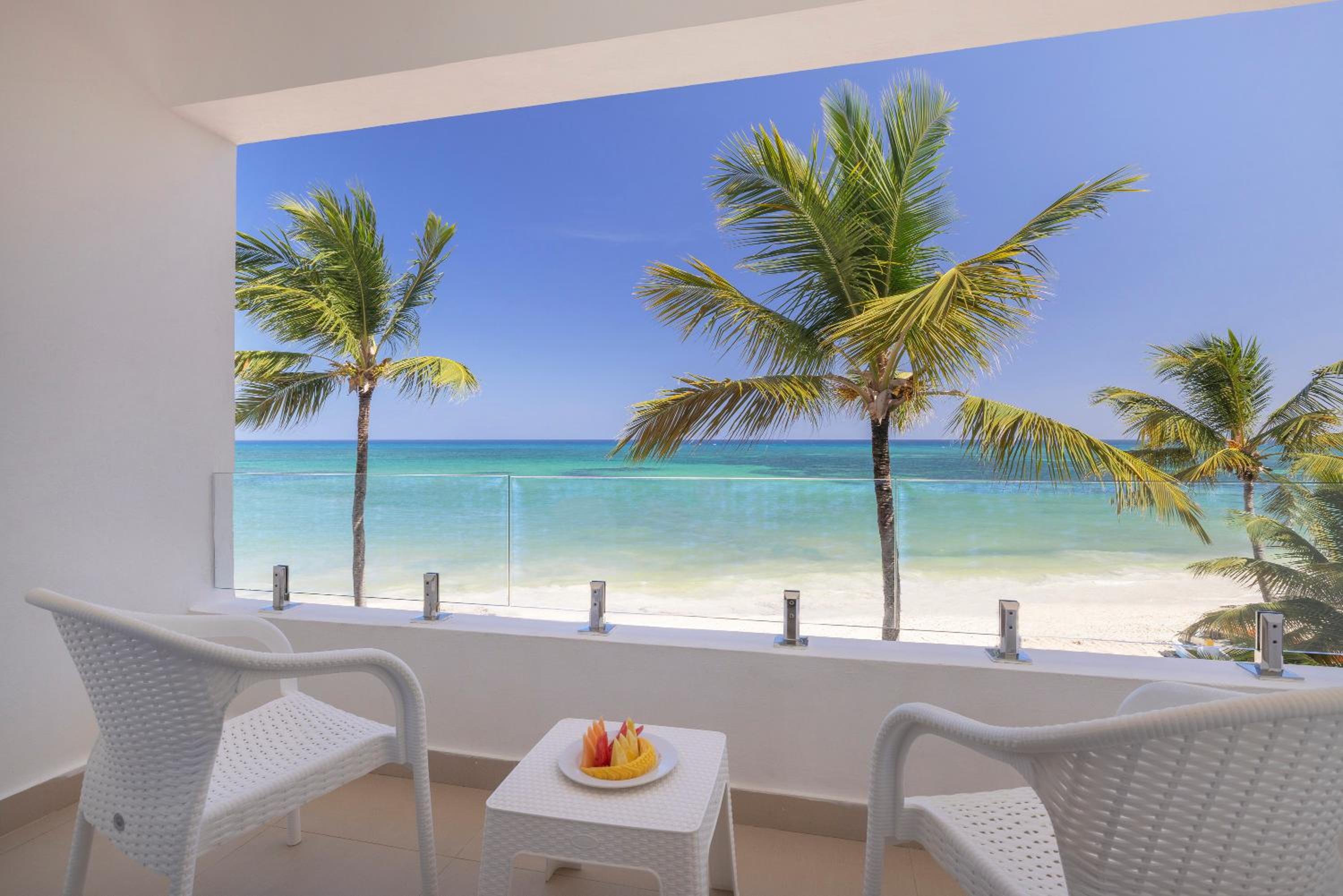 Double Room with Sea View - Photo 1