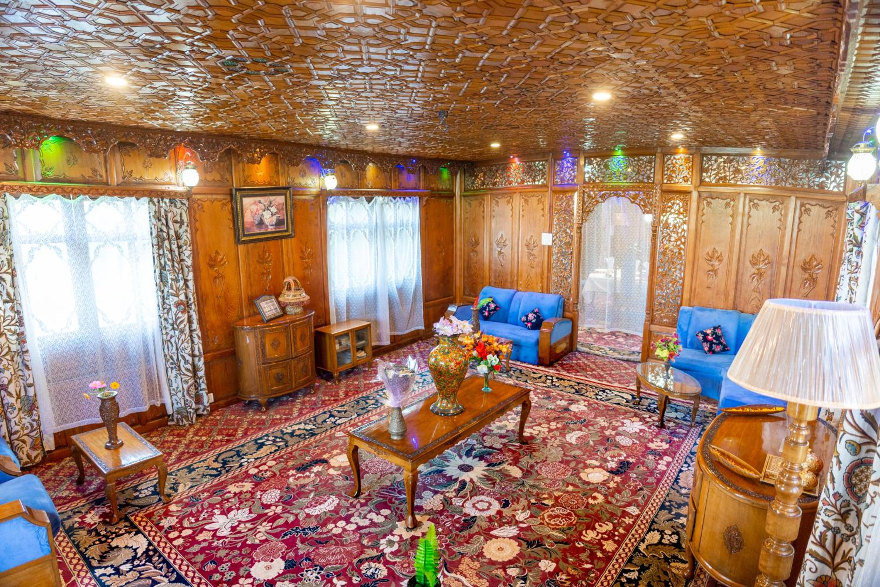 Standard King Room - Photo 38