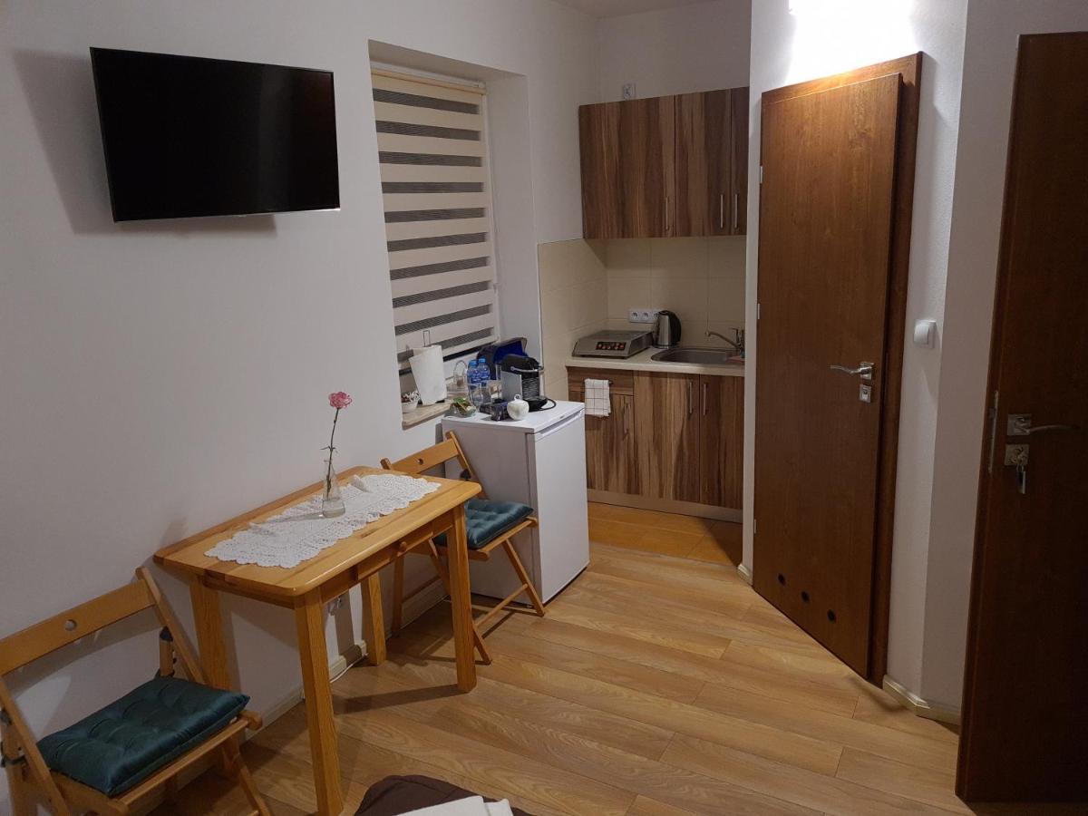 Double or Twin Room with City View photo 3
