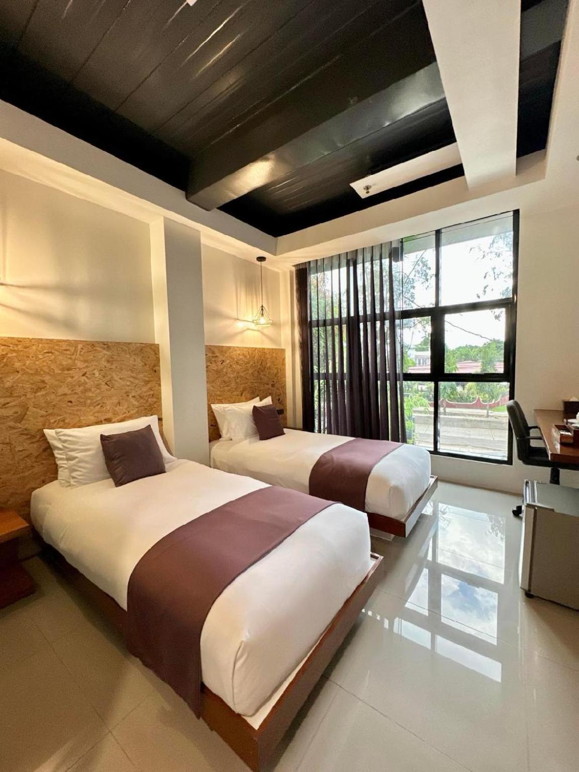 Deluxe Twin Room - Photo 1