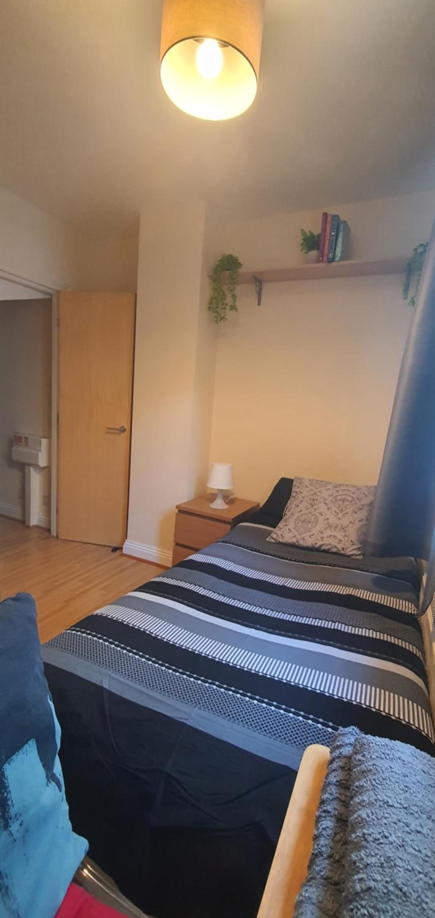 Single Room with Private Bathroom photo 2