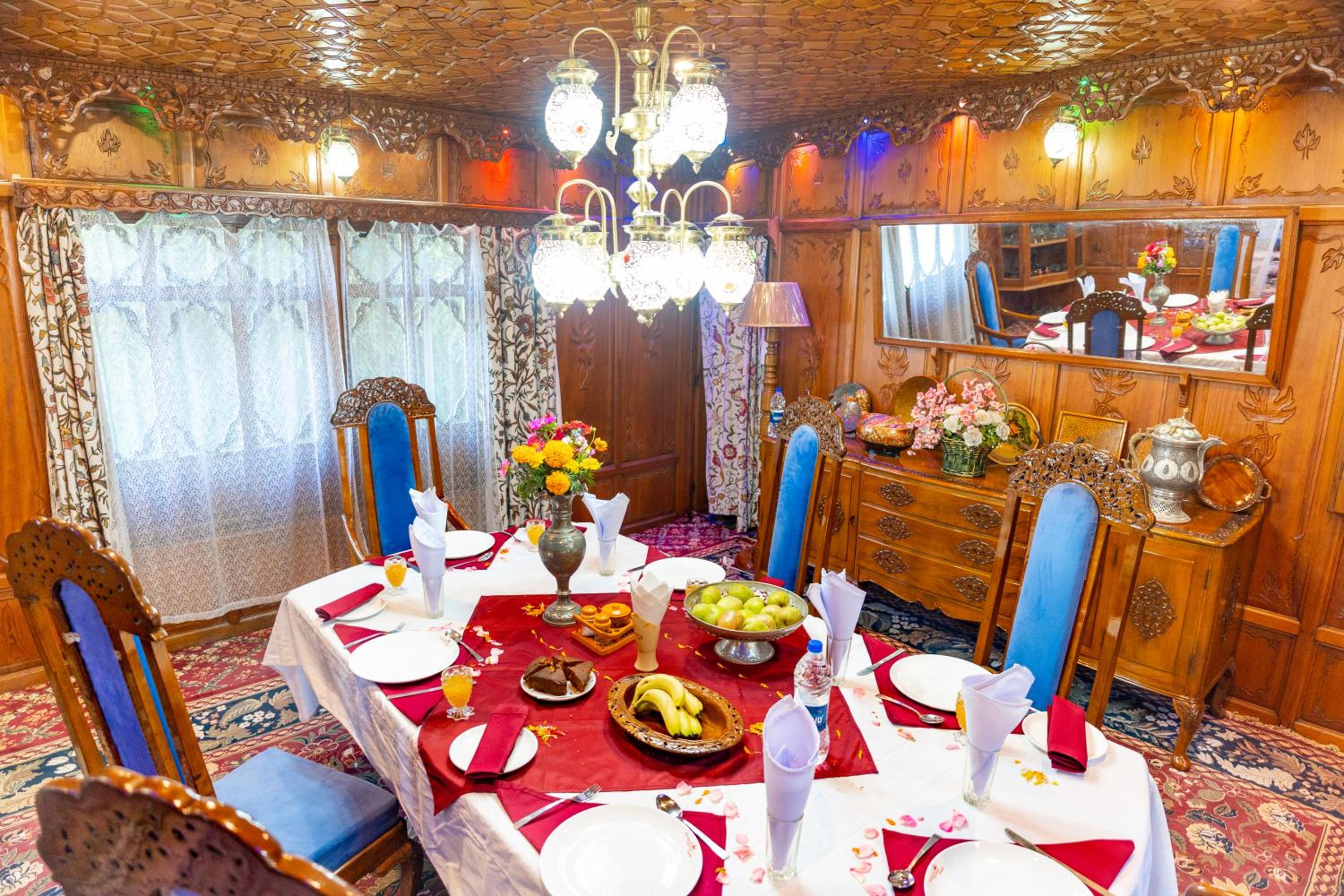 Standard King Room - Photo 36