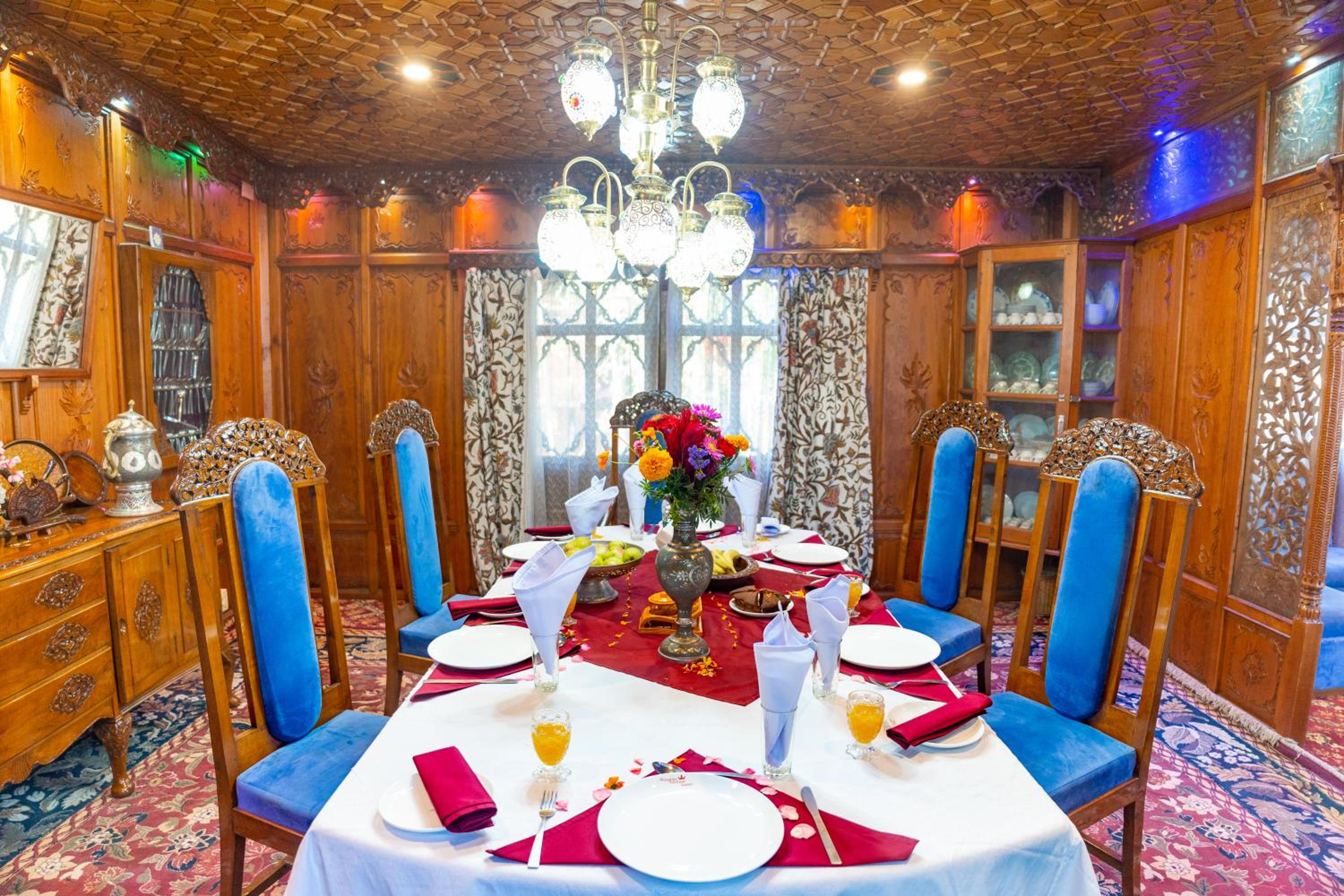 Standard King Room - Photo 35