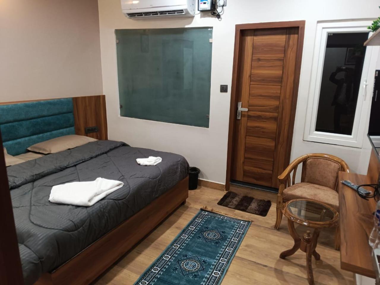 Deluxe Room - Photo 8