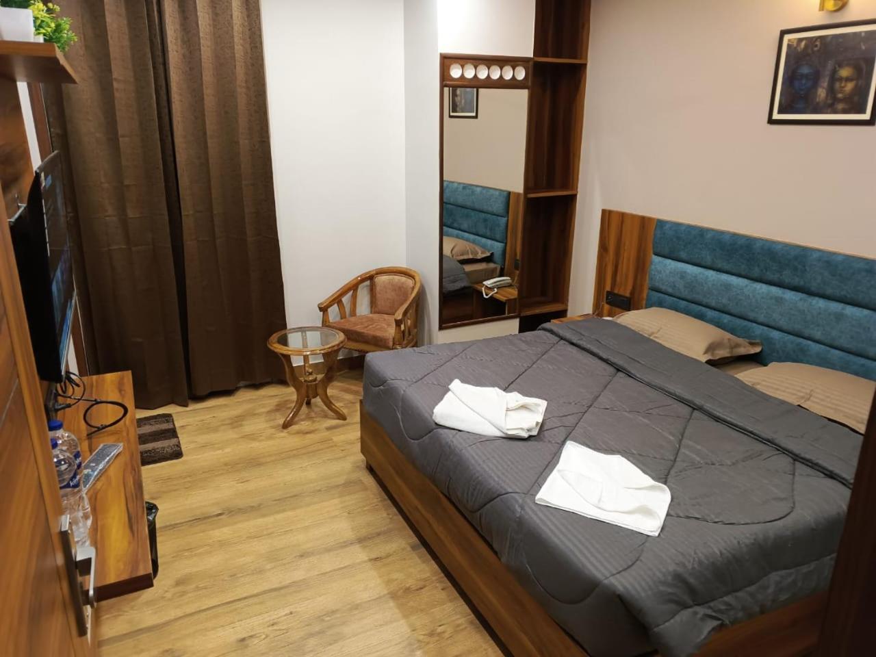 Deluxe Room - Photo 11