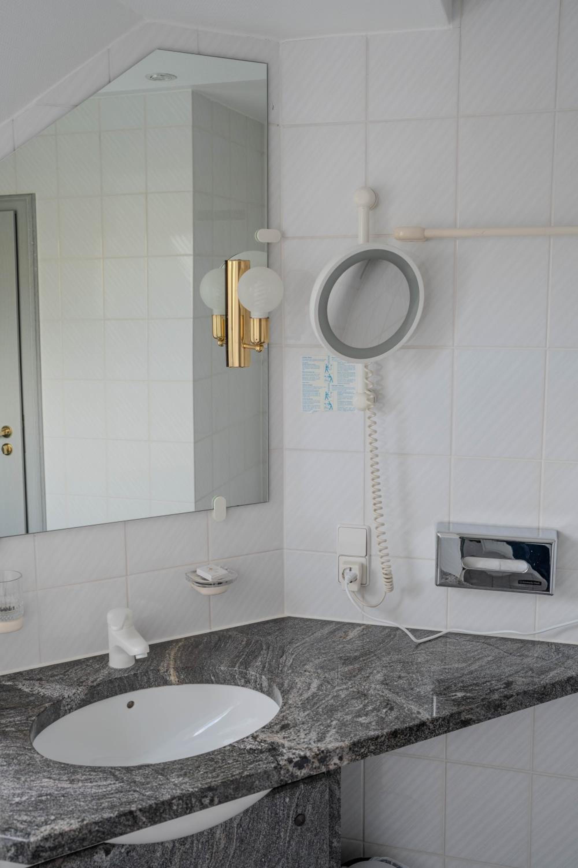 Standard Double Room - Photo 2