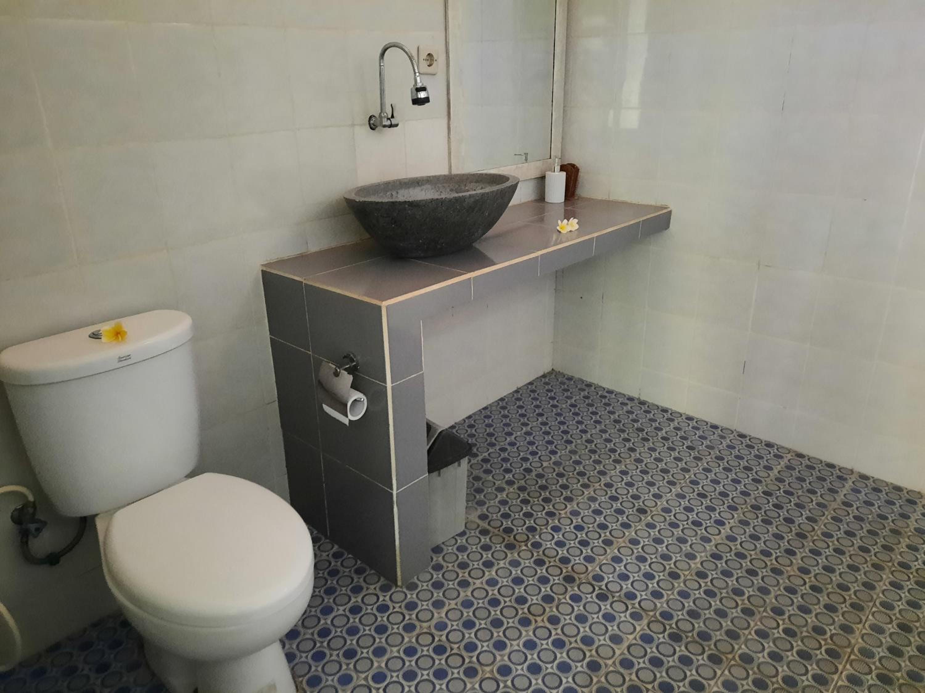 Quadruple Room with Garden View - Photo 12