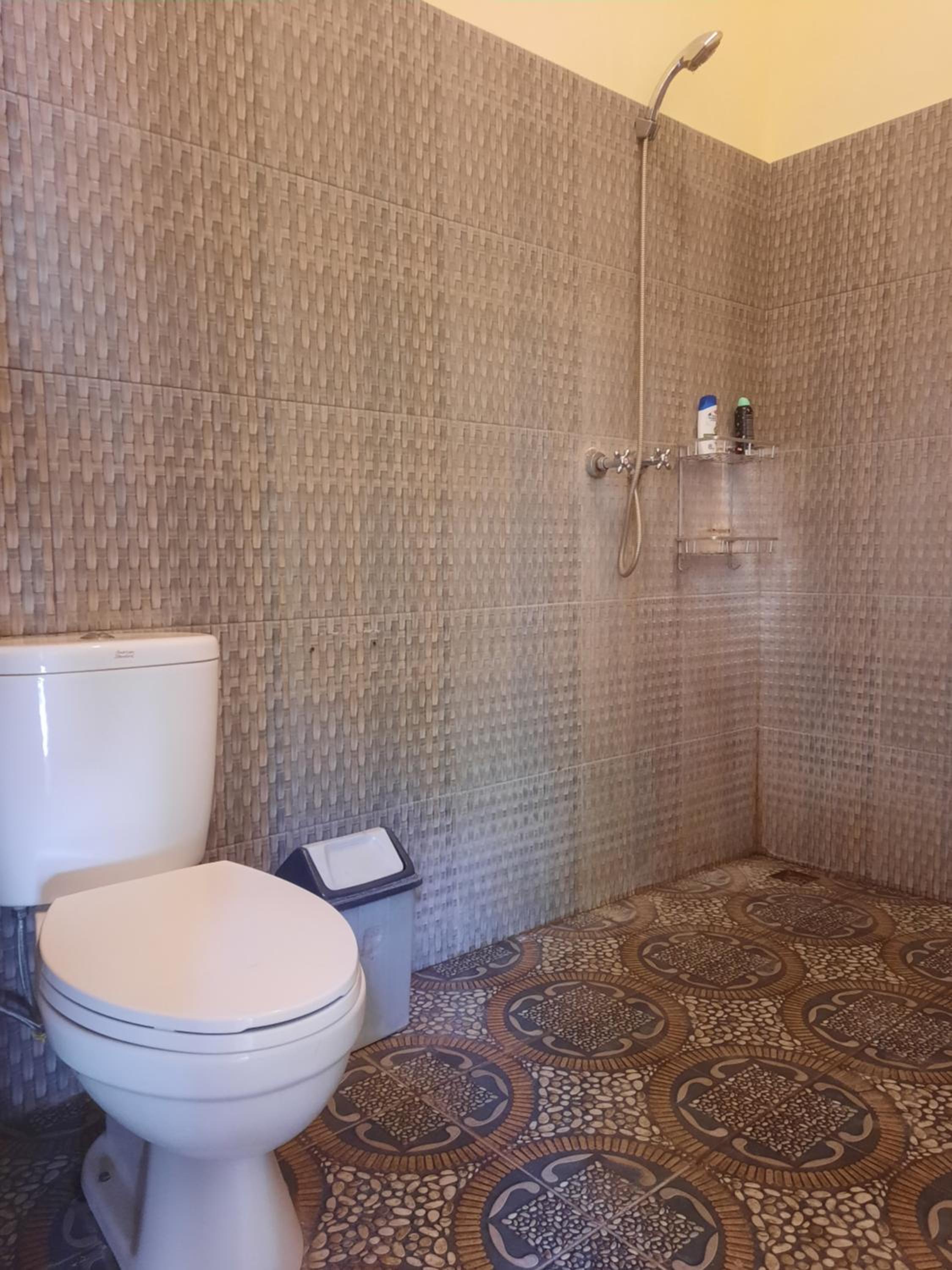 Budget Double Room - Photo 9