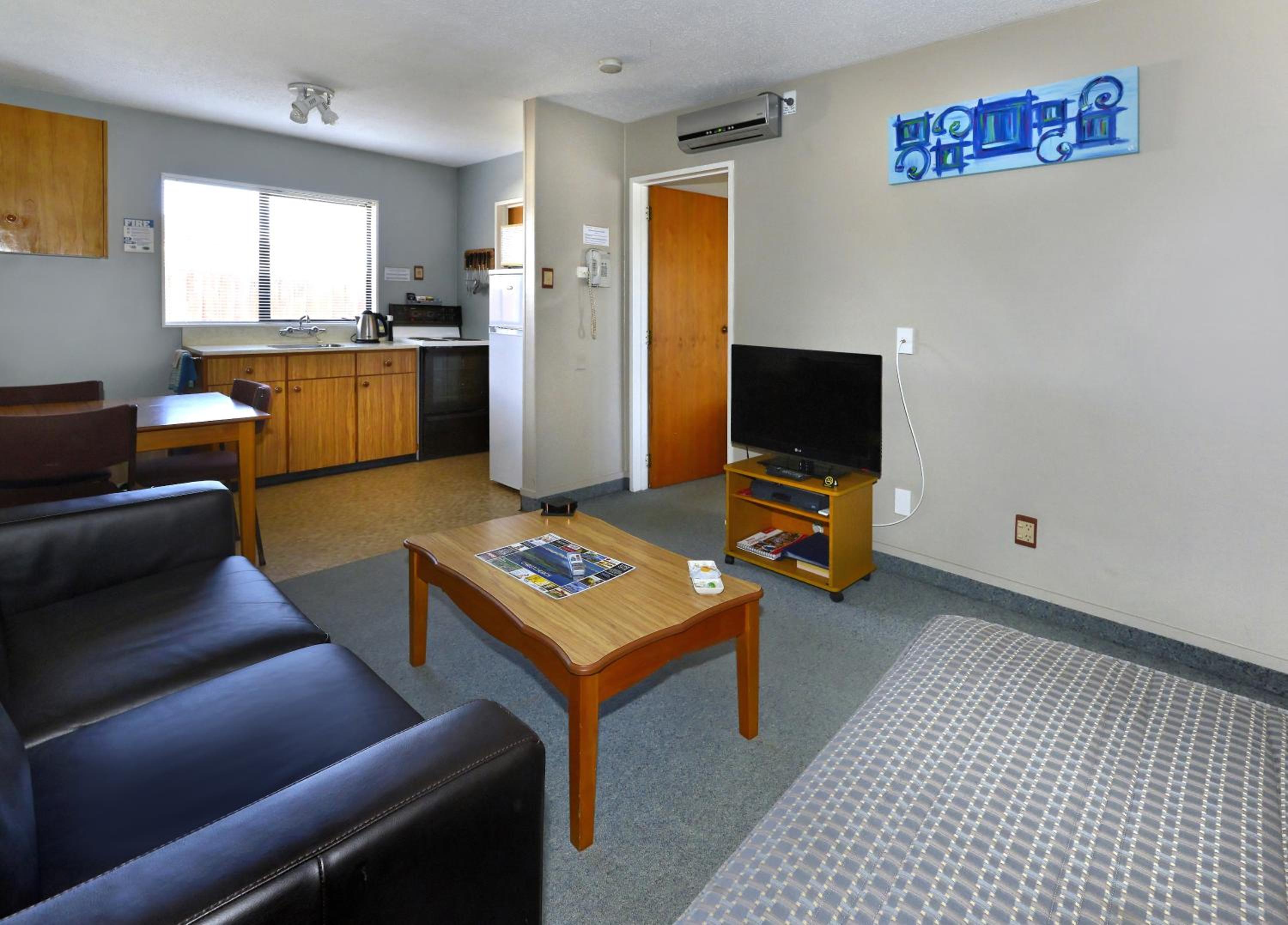 Two-Bedroom Apartment photo 3