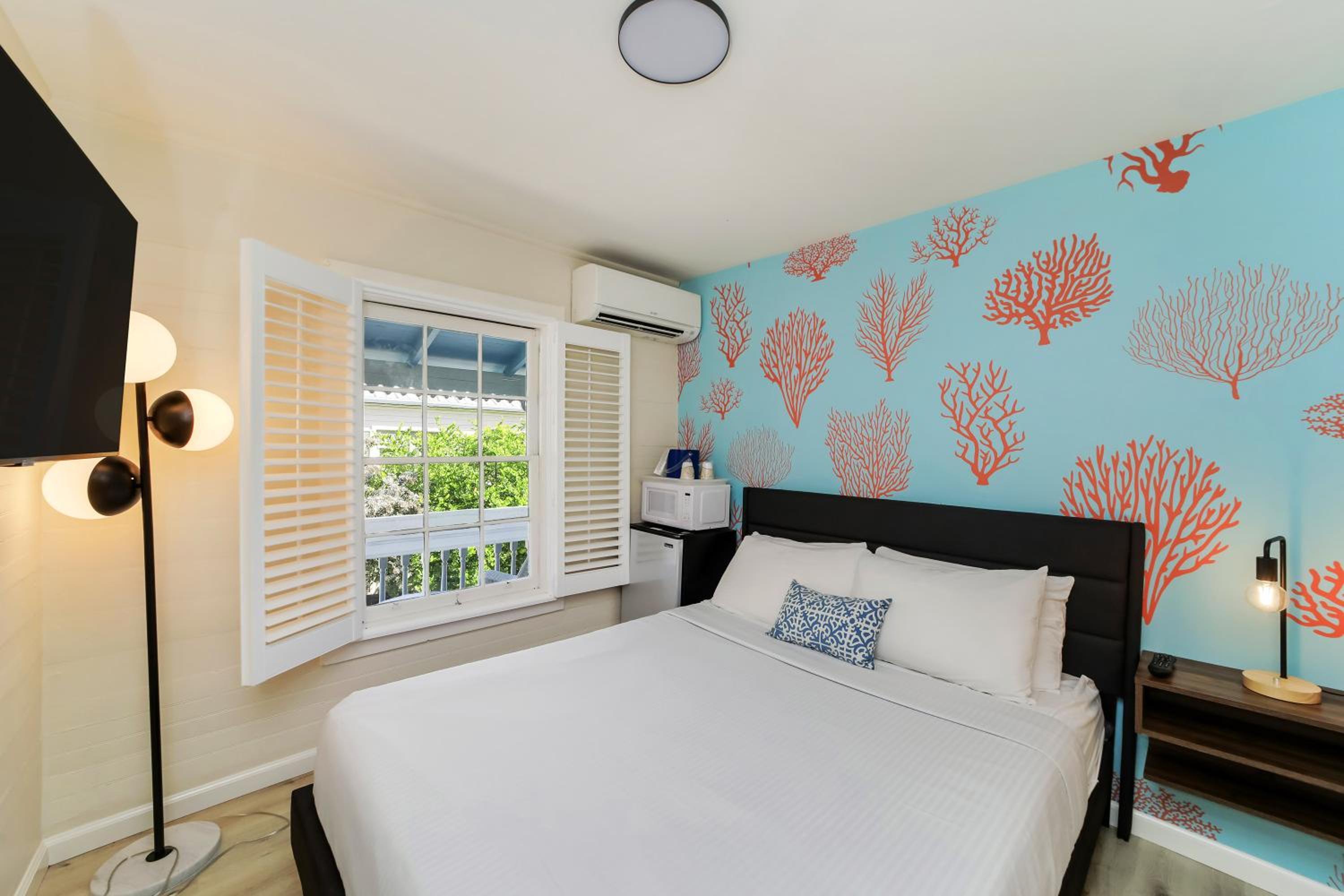 Standard Queen Room (Self Check-in) photo 1