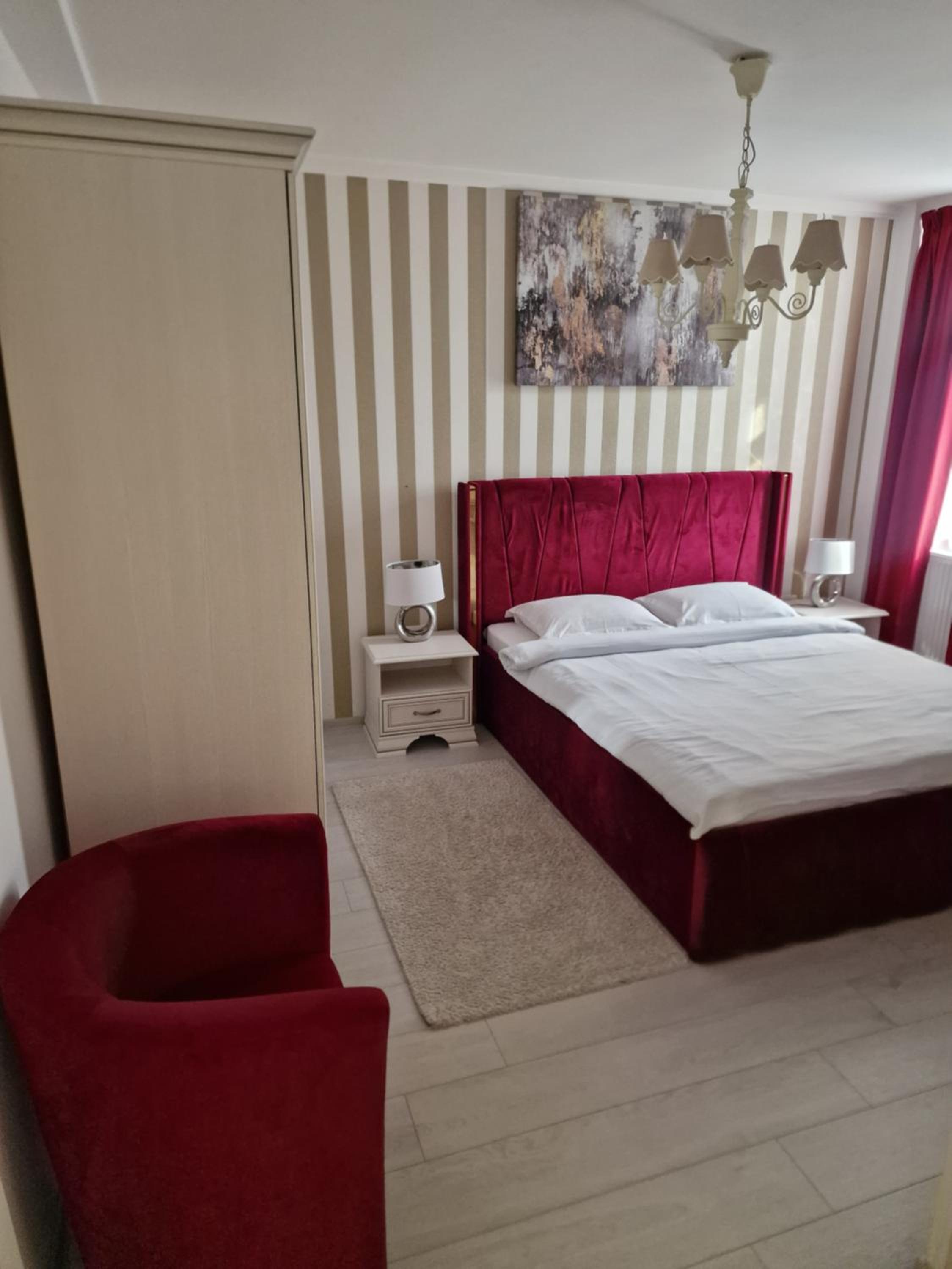 One-Bedroom Apartment with Balcony - Photo 6