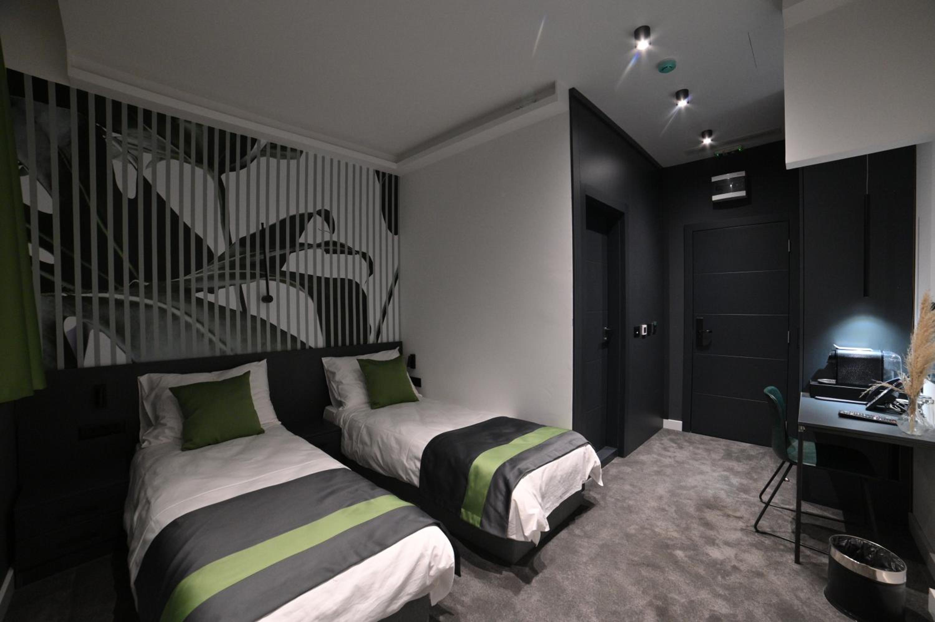 Standard Twin Room - Photo 2