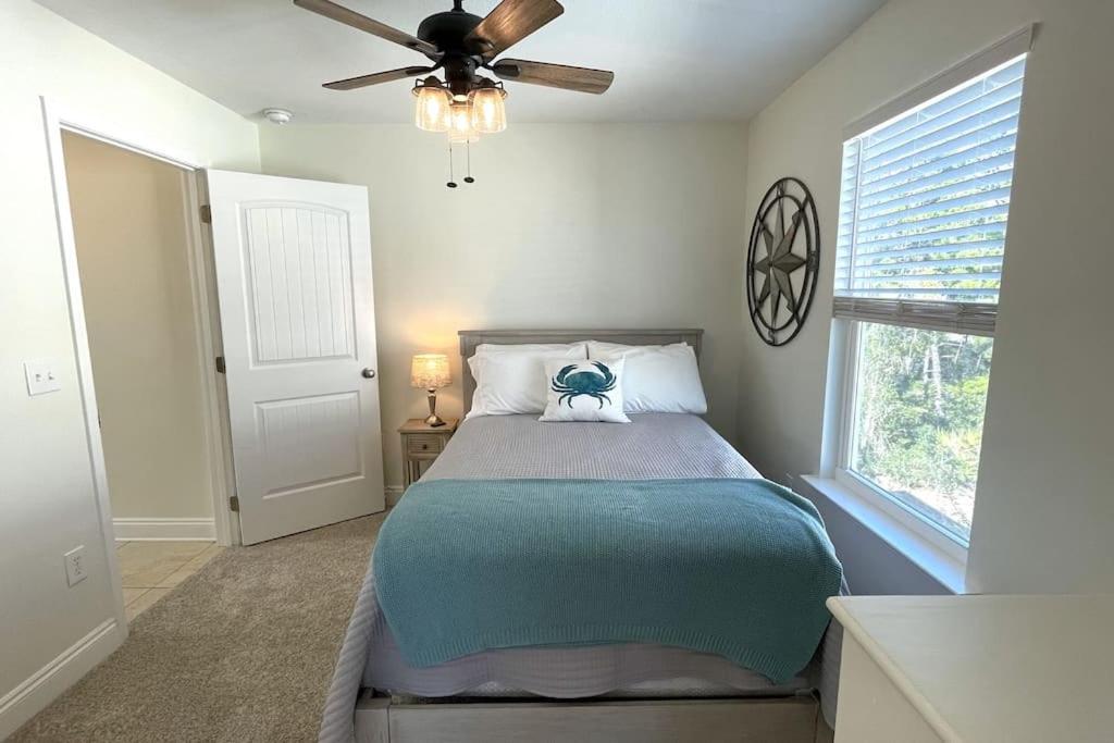 Three-Bedroom House photo 2