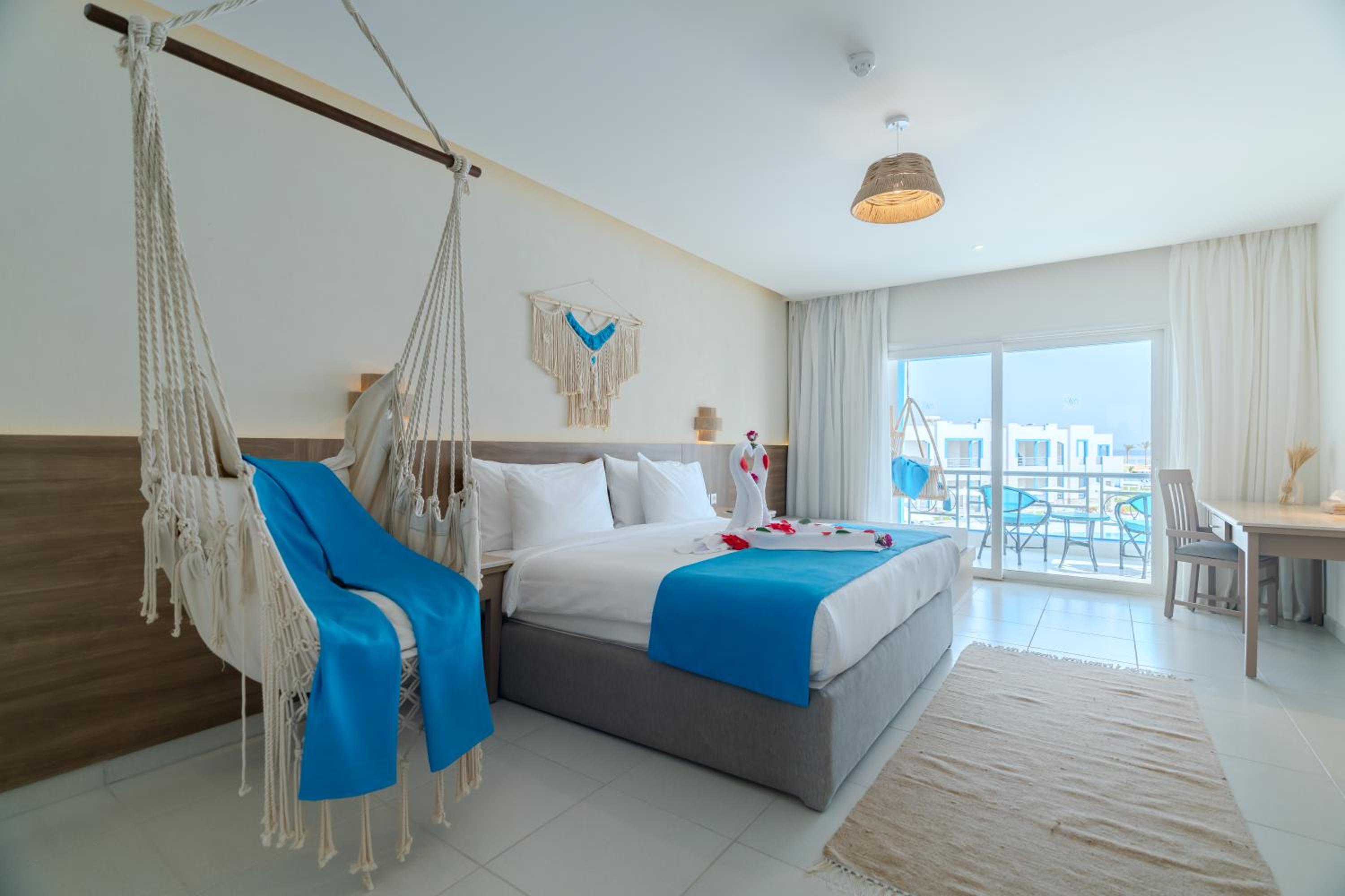 Romantic Deluxe Room - Photo 9