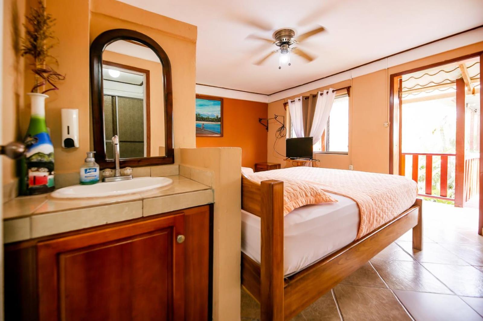Deluxe Triple Room with Sea View